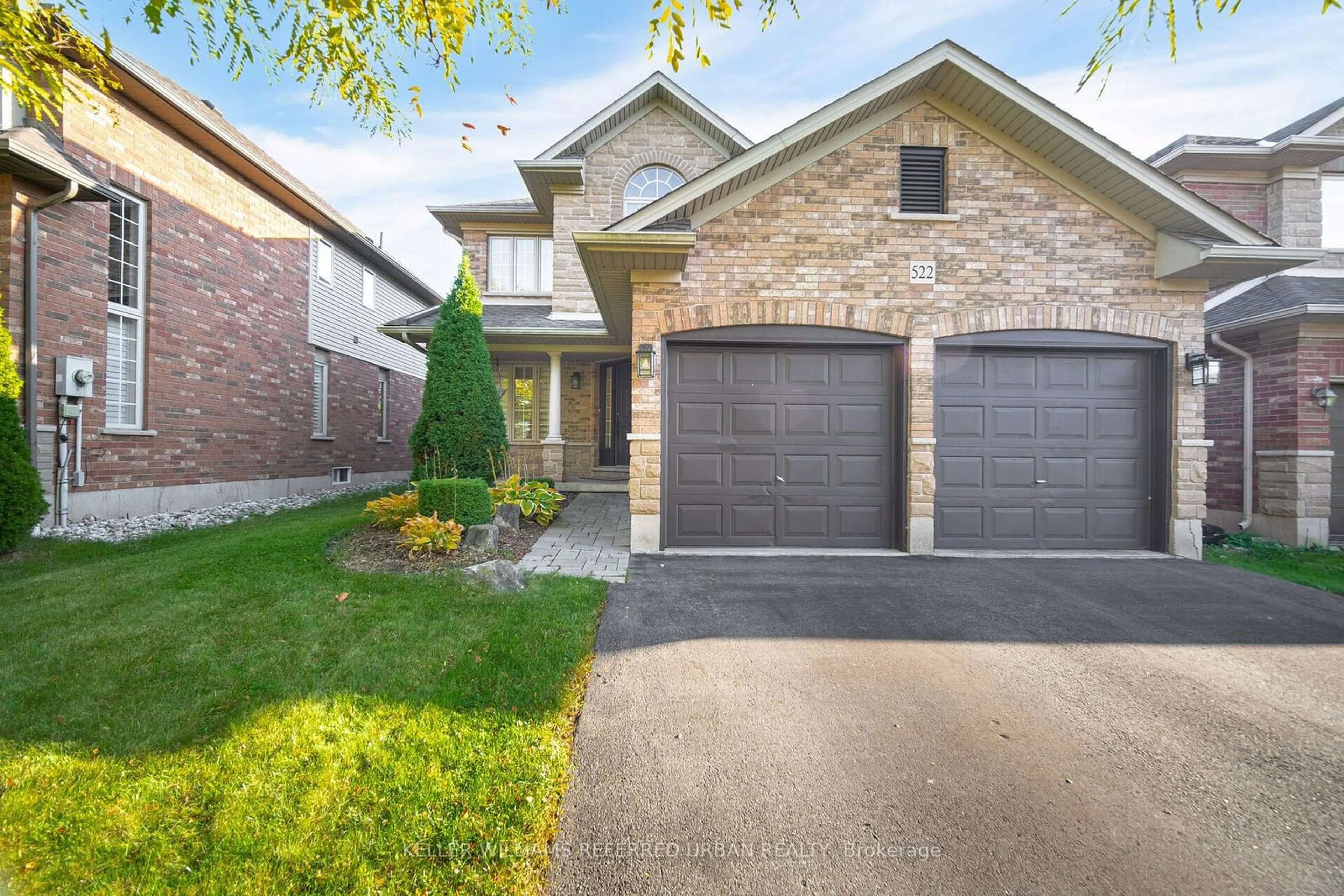 Home with brick exterior material, street for 522 Larkspur Lane, Burlington Ontario L7T 4L7