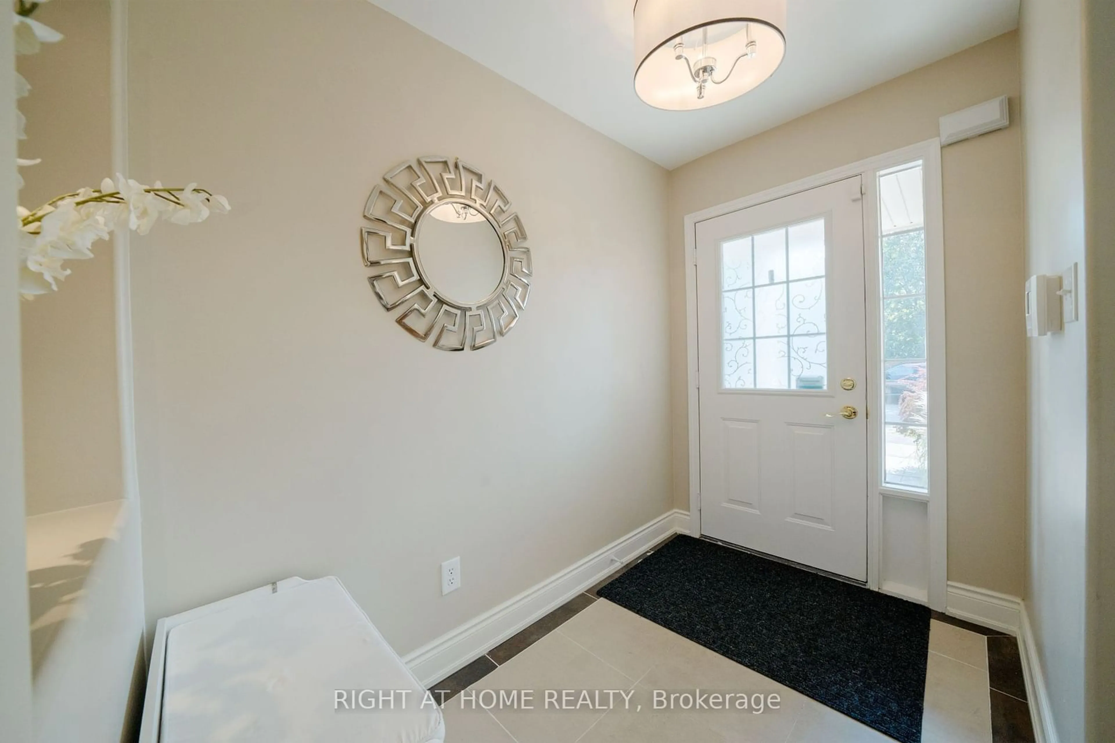 Indoor entryway for 3129 Abernathy Way, Oakville Ontario L6M 5C2