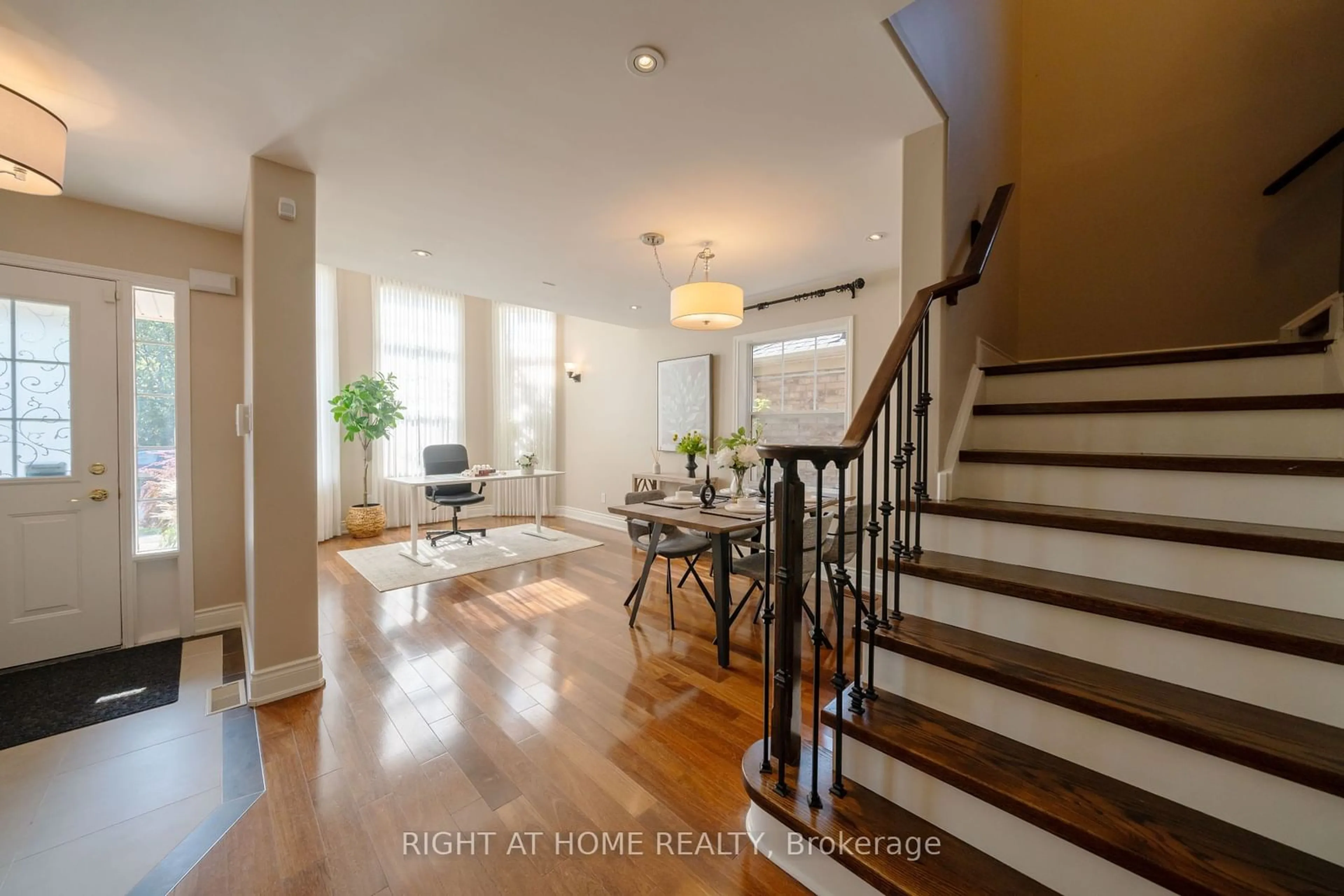 Indoor entryway for 3129 Abernathy Way, Oakville Ontario L6M 5C2