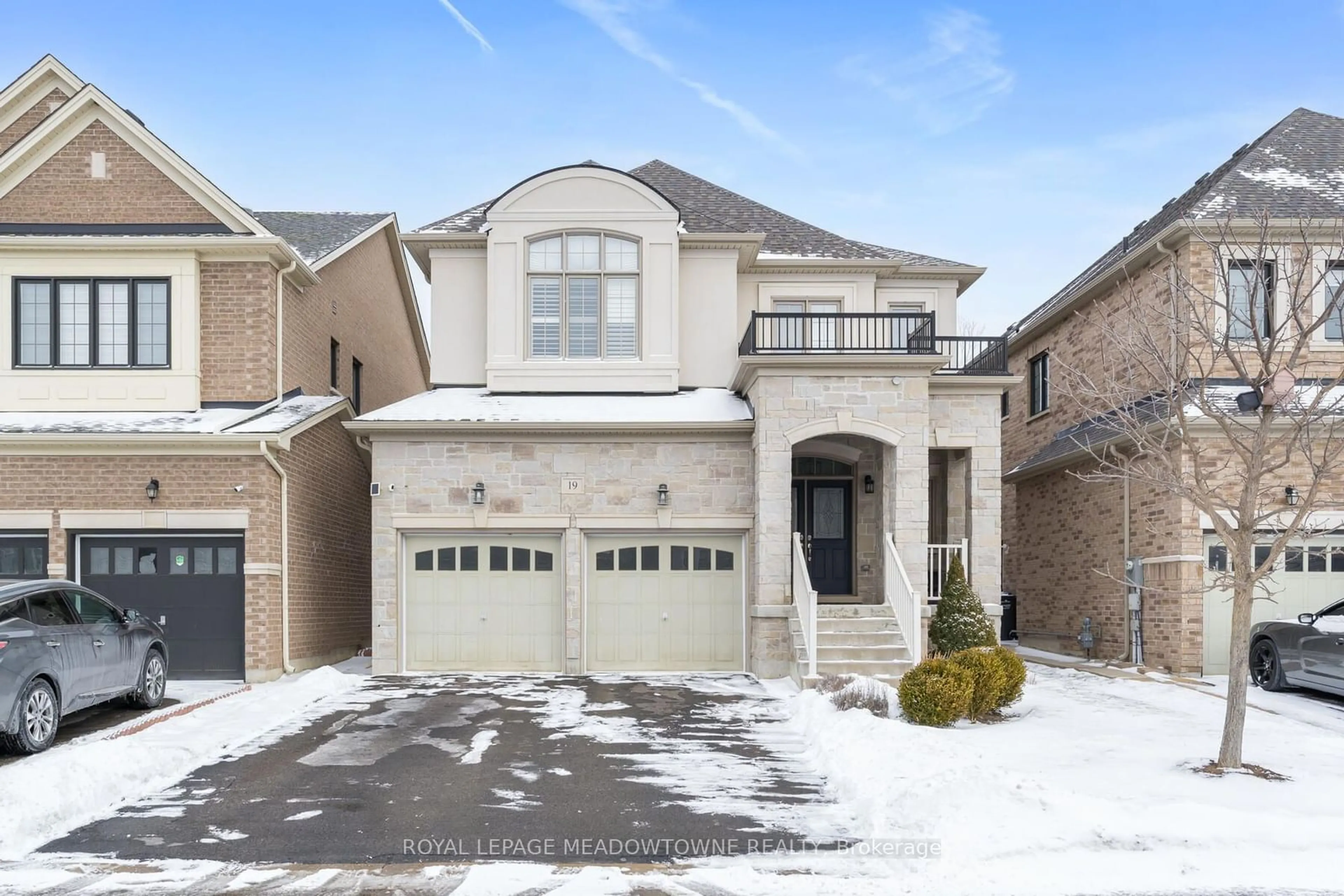 Home with brick exterior material, street for 19 Mugford Cres, Brampton Ontario L6Y 6A7