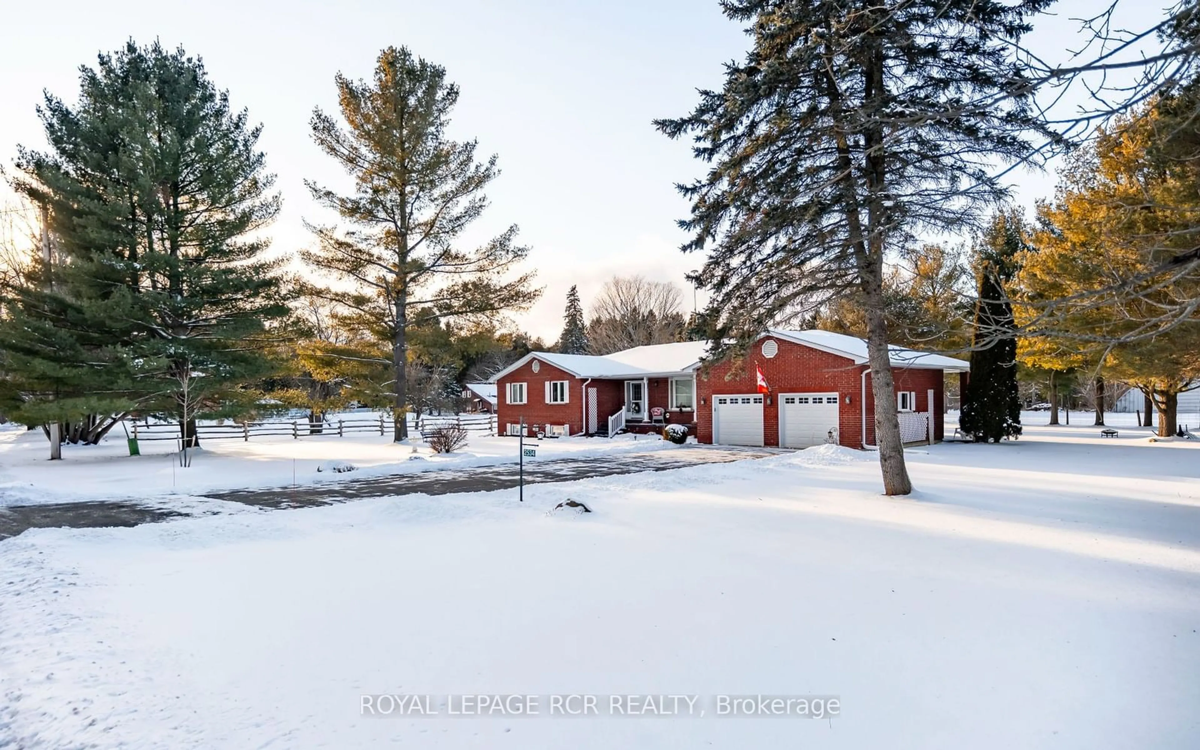 A pic from outside/outdoor area/front of a property/back of a property/a pic from drone, street for 2534 Highpoint Sdrd, Caledon Ontario L7K 0J1