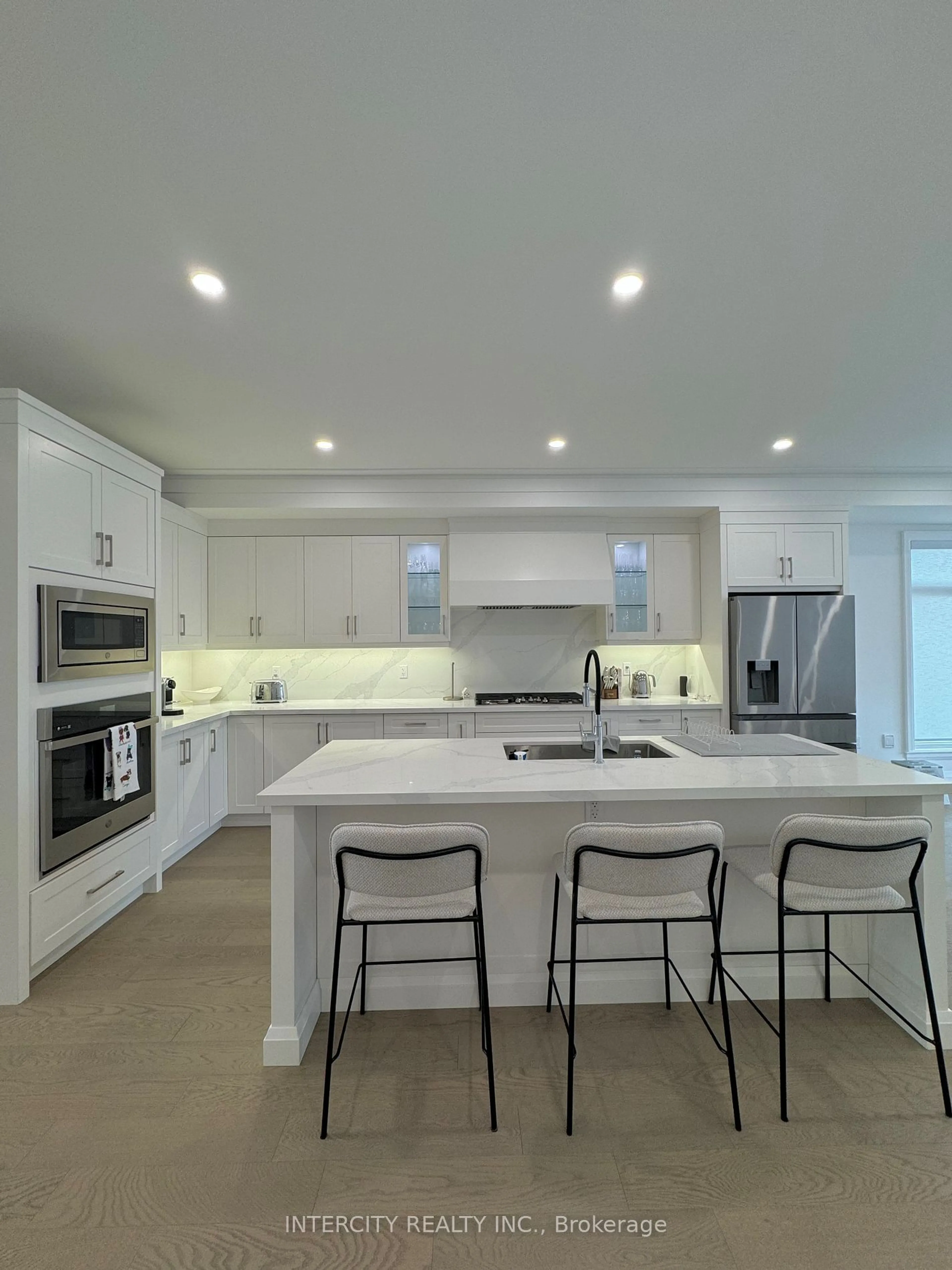 Contemporary kitchen, ceramic/tile floor for 25 St Gaspar Crt, Toronto Ontario M9L 1K9