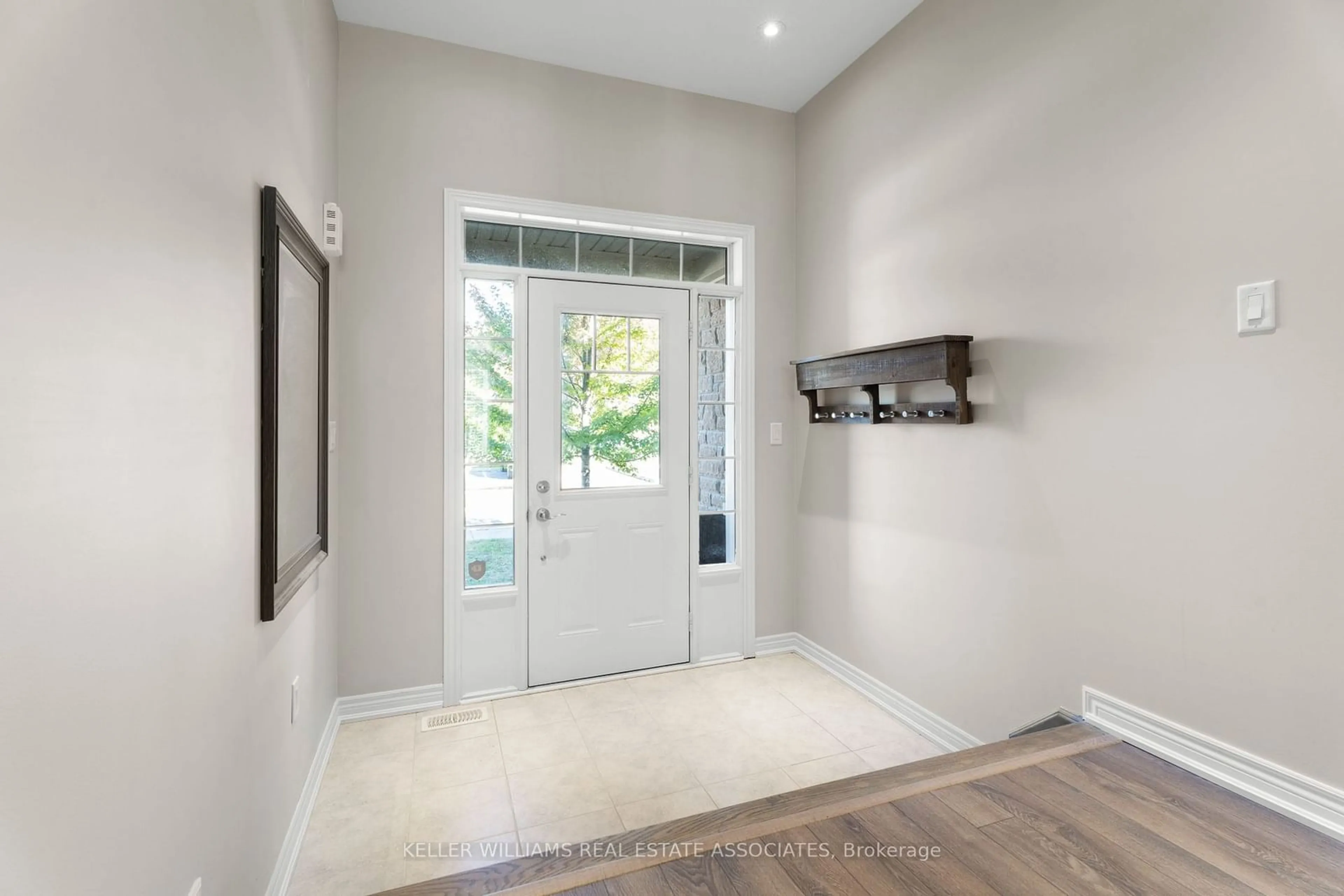 Indoor entryway for 22 Abigail Cres, Caledon Ontario L7C 4C7