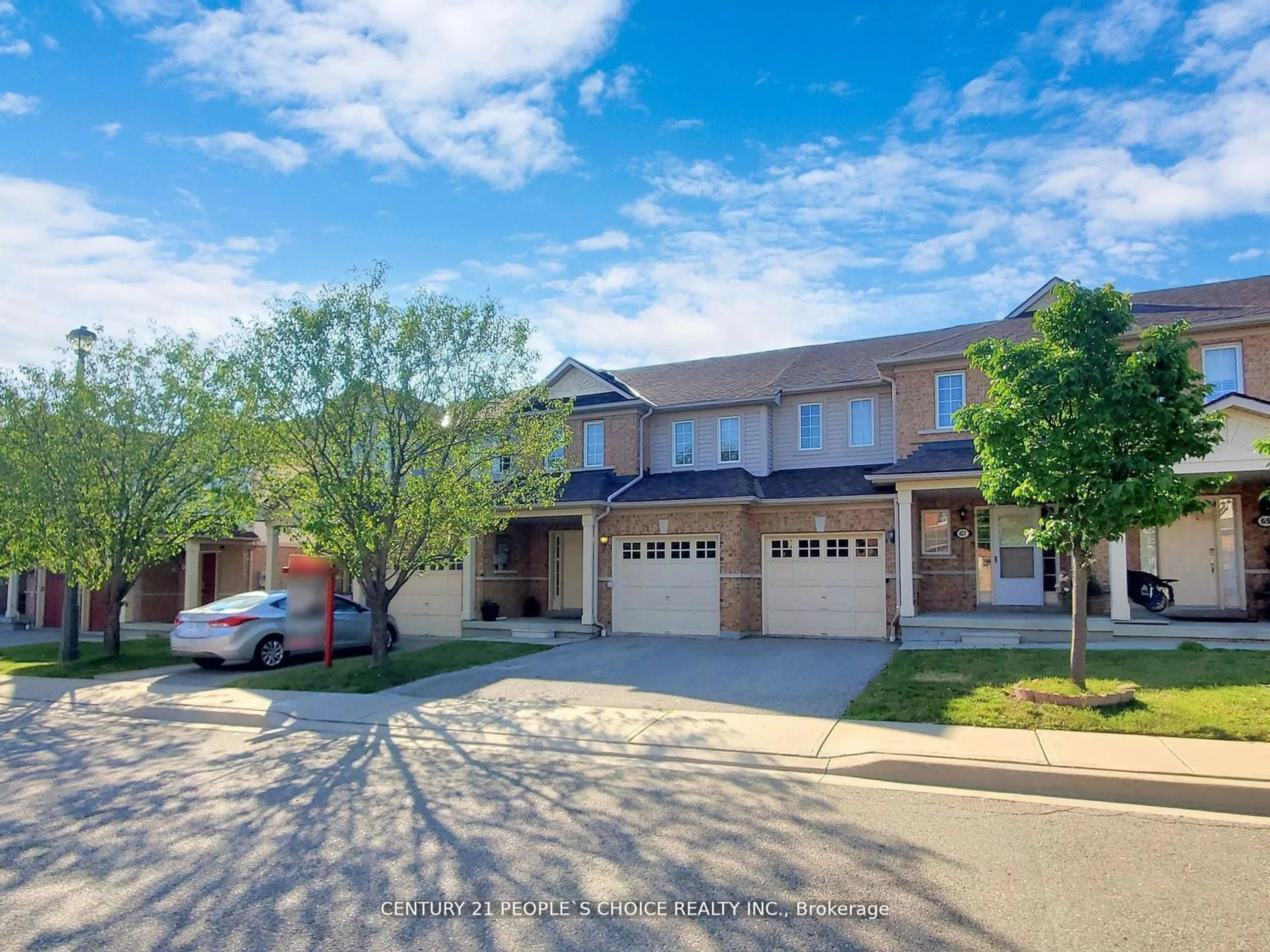 A pic from outside/outdoor area/front of a property/back of a property/a pic from drone, street for 6035 Bidwell Tr #65, Mississauga Ontario L5V 3C9