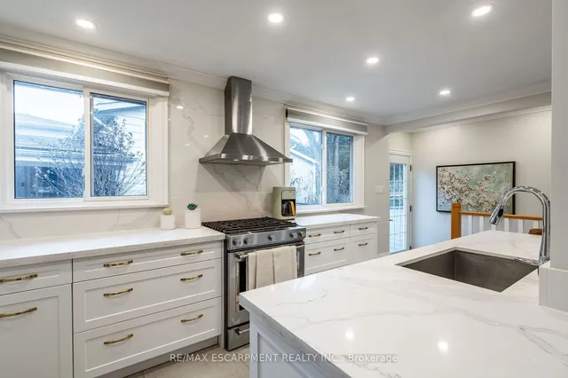 Additional property image - 555 Elwood Rd