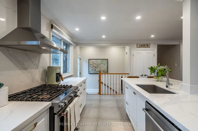 Additional property image - 555 Elwood Rd