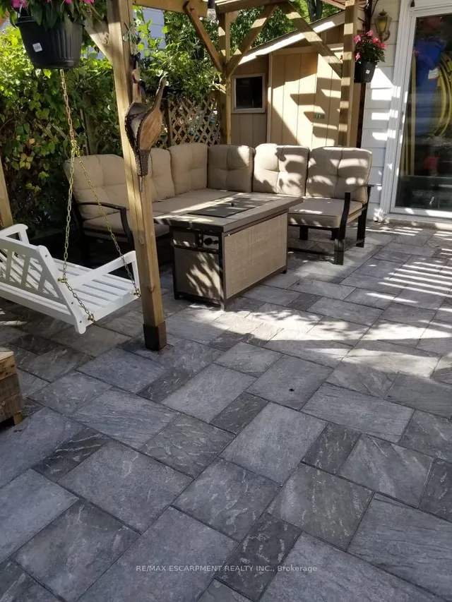 Additional property image - 555 Elwood Rd