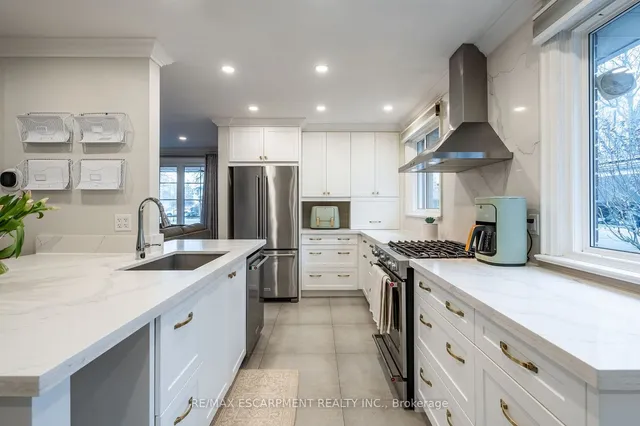 Additional property image - 555 Elwood Rd