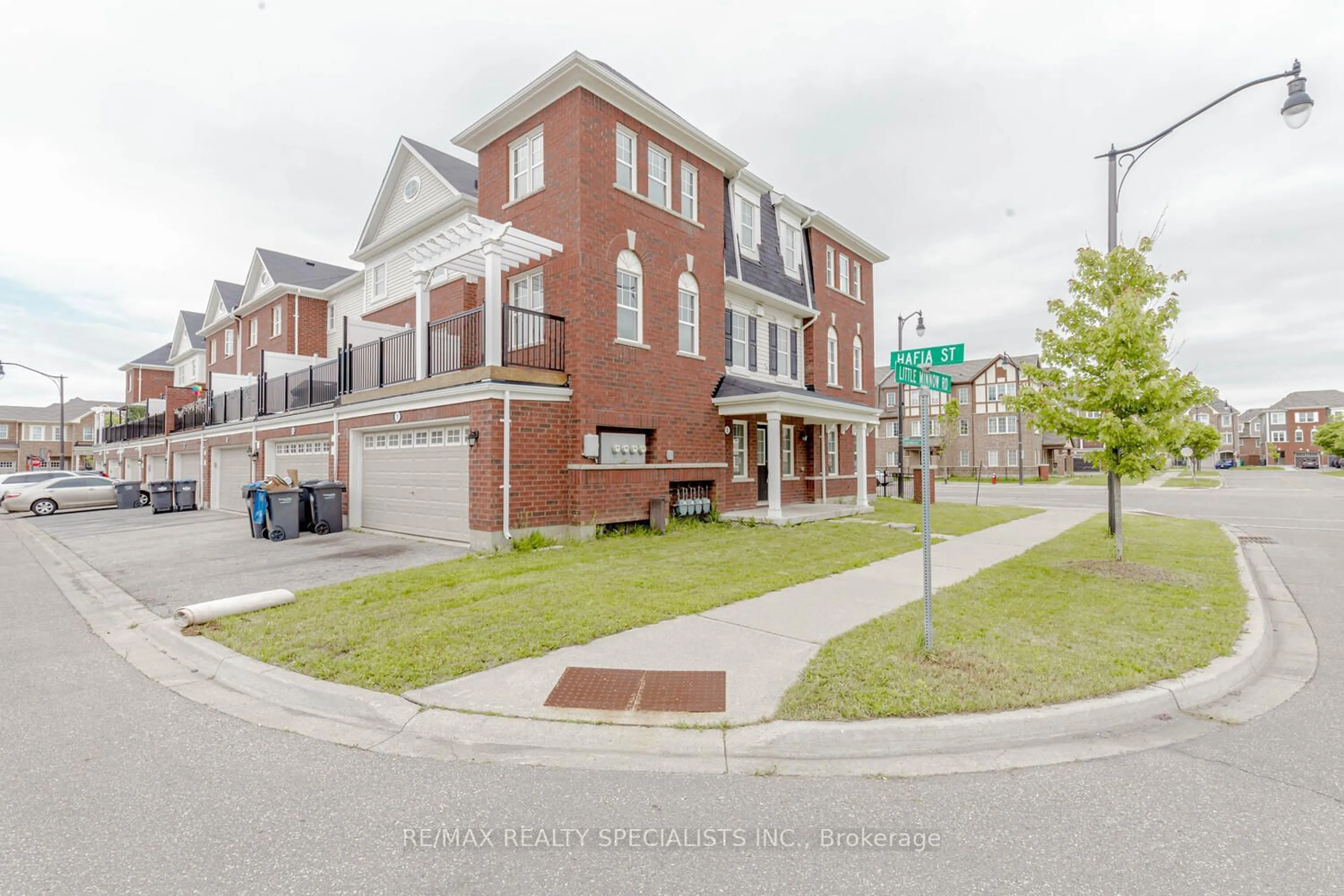 A pic from outside/outdoor area/front of a property/back of a property/a pic from drone, street for 1 Little Minnow Rd, Brampton Ontario L7A 4P4