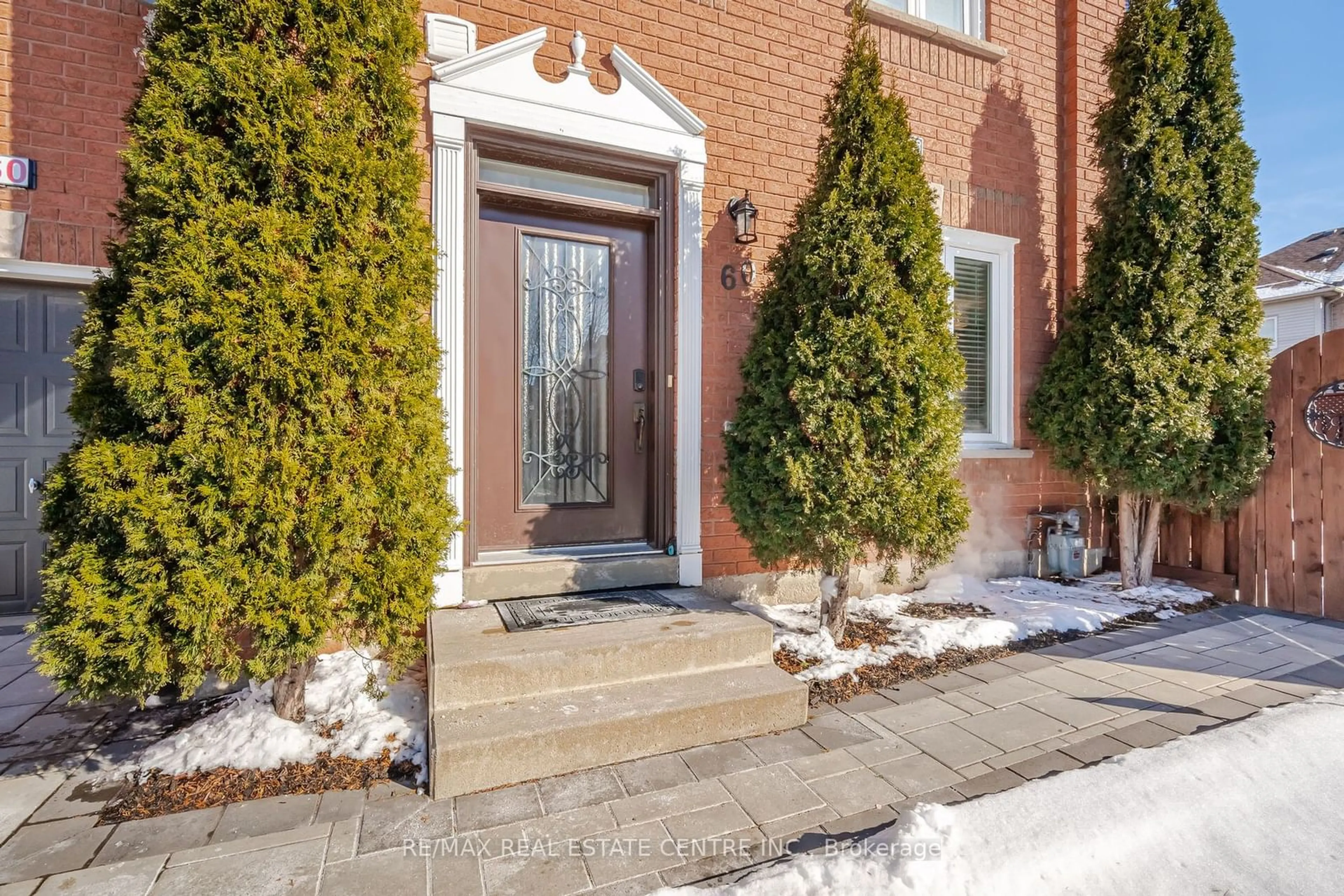 Indoor entryway for 60 Clover Bloom Rd, Brampton Ontario L6R 1S4