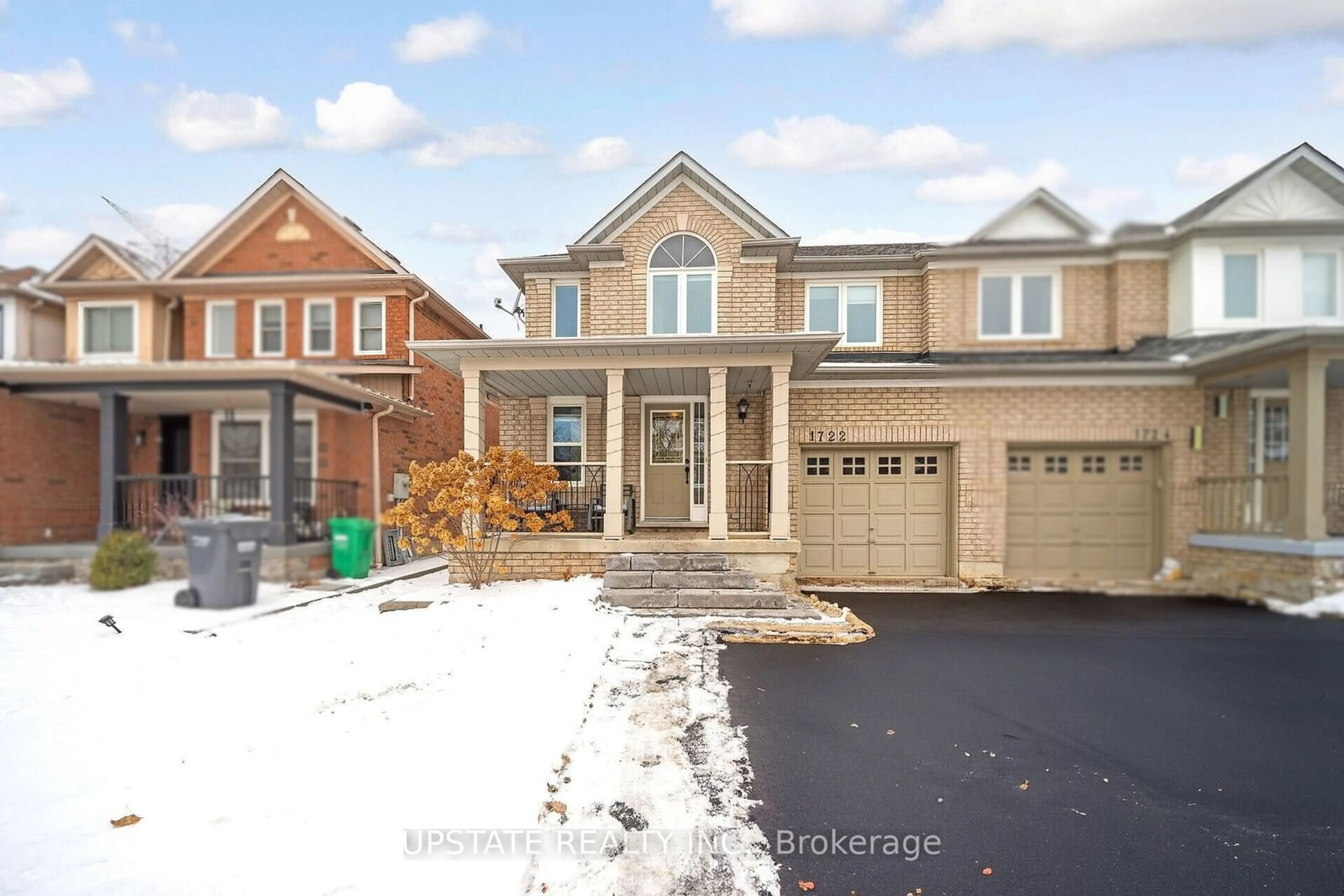 Home with brick exterior material, street for 1722 Samuelson Circ, Mississauga Ontario L4N 7Z5