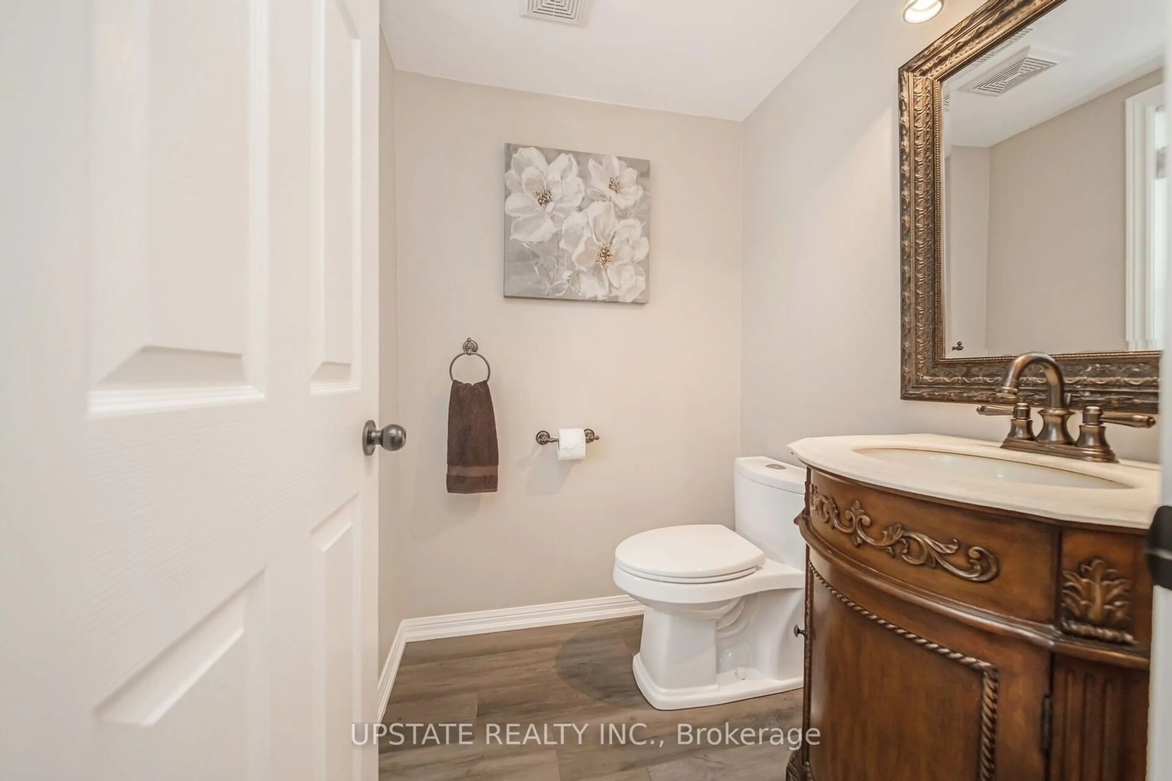 Standard bathroom, ceramic/tile floor for 1722 Samuelson Circ, Mississauga Ontario L4N 7Z5