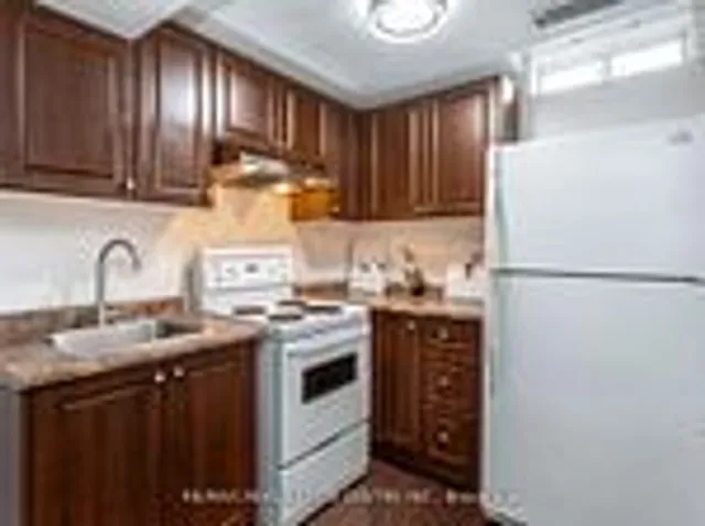 Additional image 15 of 1096 Barclay Circ