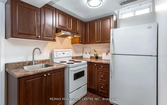 Additional image 6 of 1096 Barclay Circ