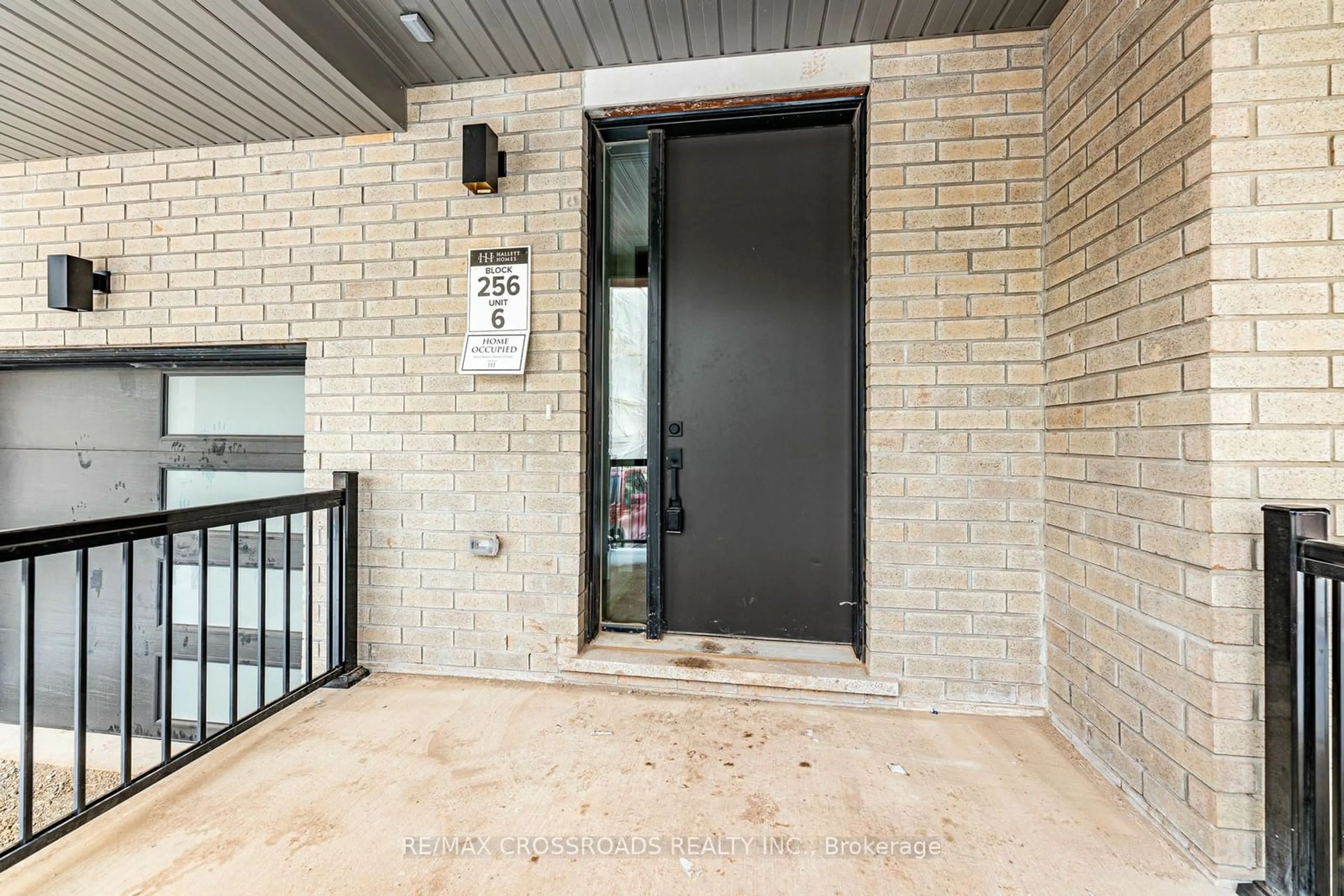 Indoor entryway for 1286 Dempster Lane, Oakville Ontario L6H 7Y7