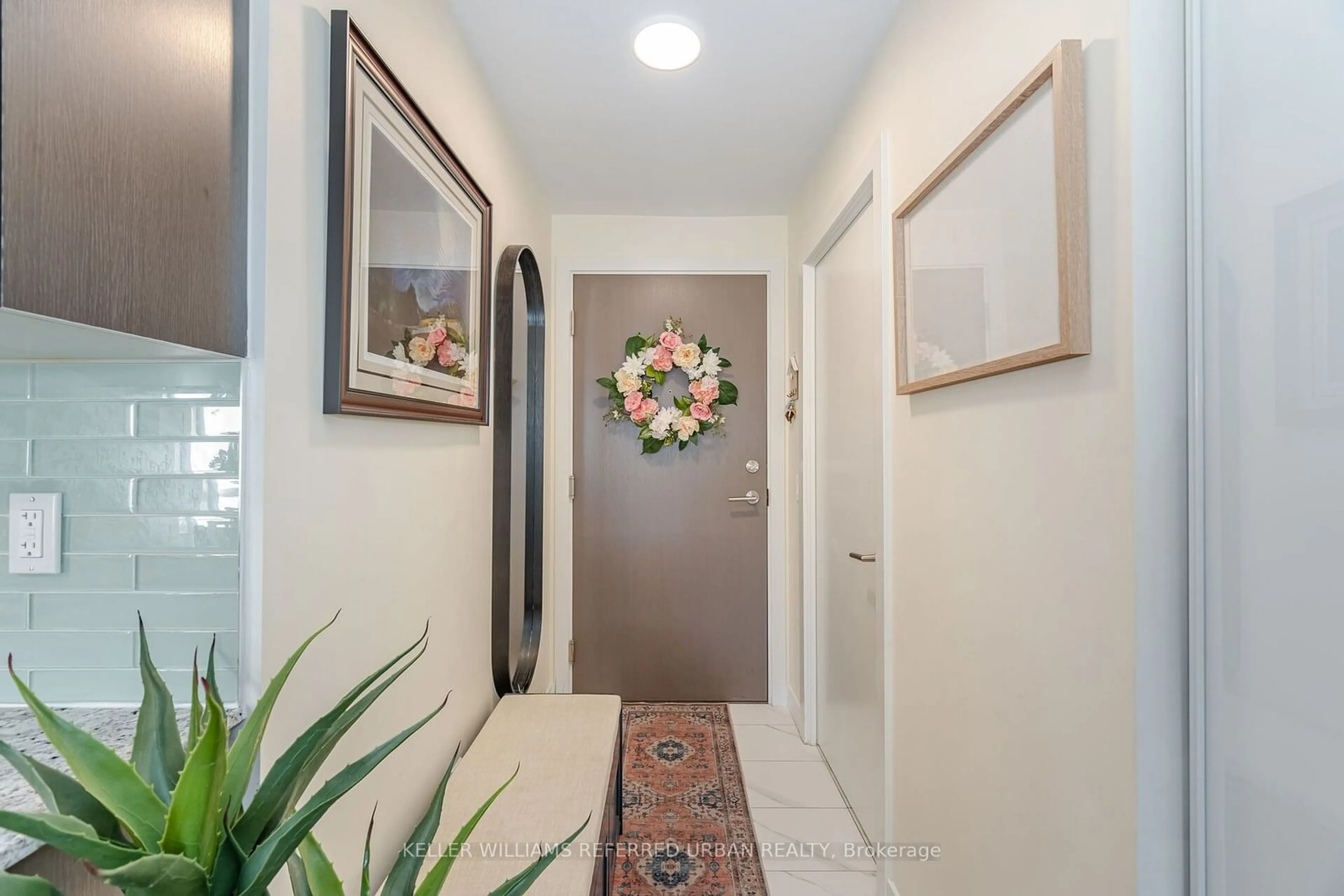 Indoor entryway for 10 Wilby Cres #1807, Toronto Ontario M9N 0B6