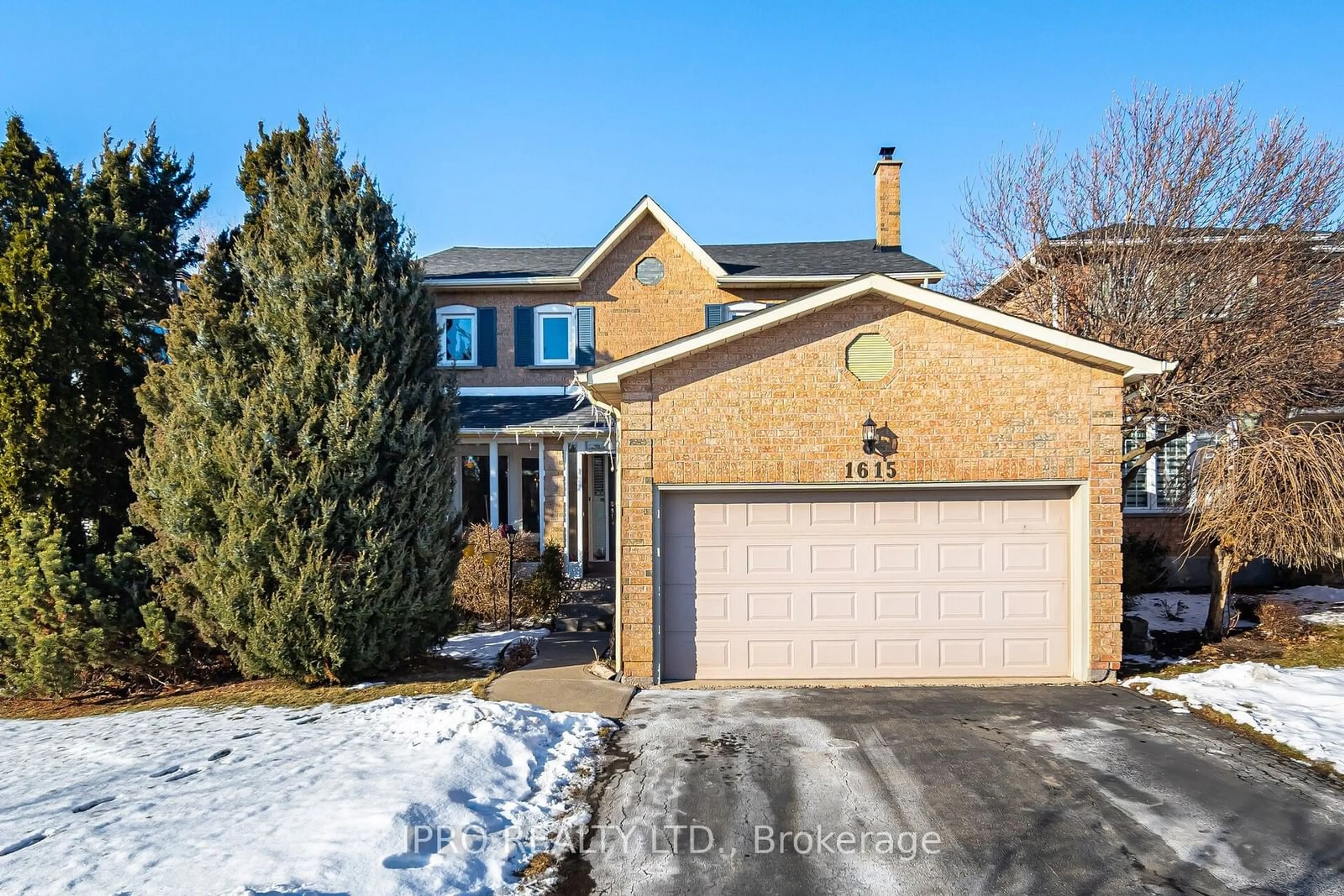 Home with brick exterior material, street for 1615 Sir Monty's Dr, Mississauga Ontario L5N 4R1