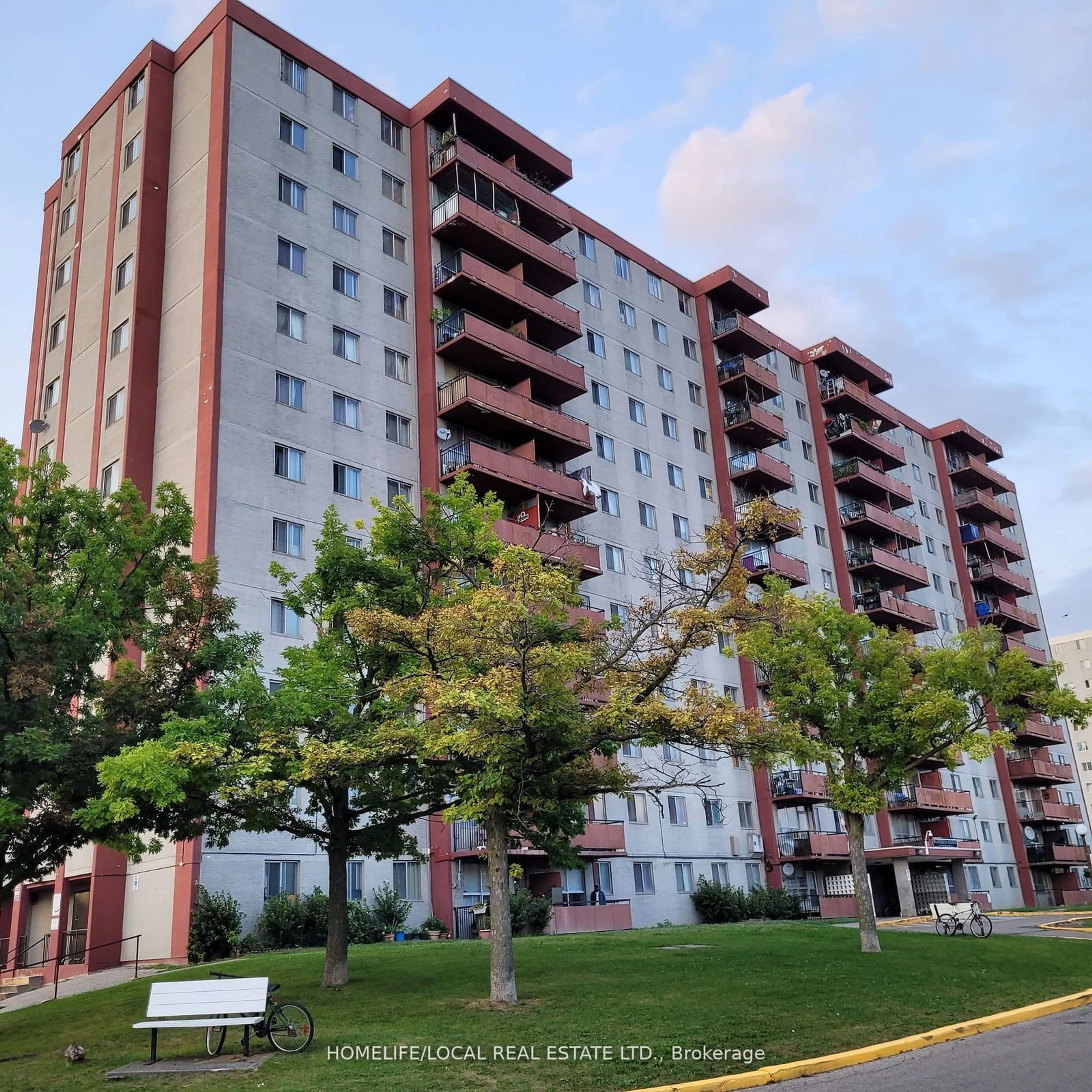 A pic from outside/outdoor area/front of a property/back of a property/a pic from drone, building for 50 Lotherton Ptwy #1211, Toronto Ontario M6B 2G7