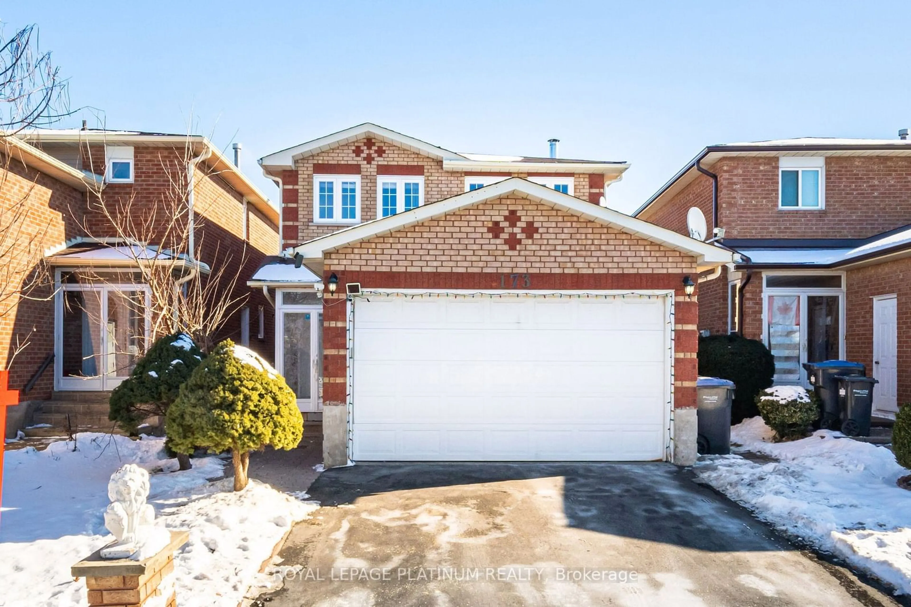 Home with brick exterior material, street for 173 Wexford Rd, Brampton Ontario L6Z 2P8