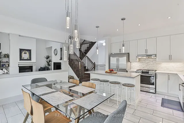 Additional property image - 3206 Sorrento Cres