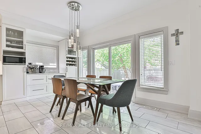 Additional property image - 3206 Sorrento Cres