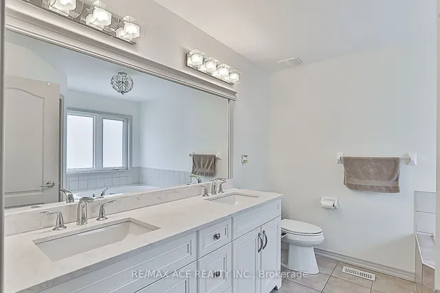 Additional property image - 3206 Sorrento Cres