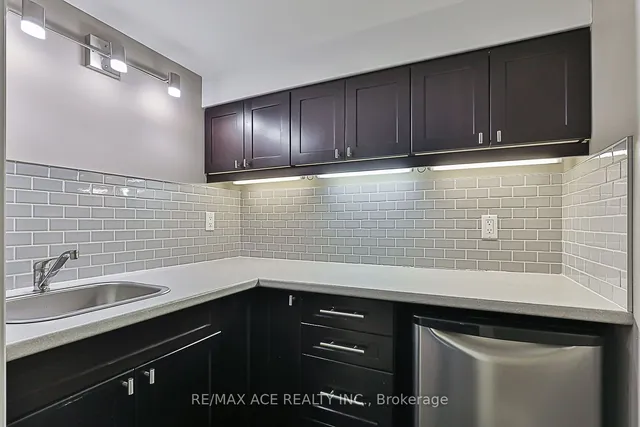 Additional property image - 3206 Sorrento Cres