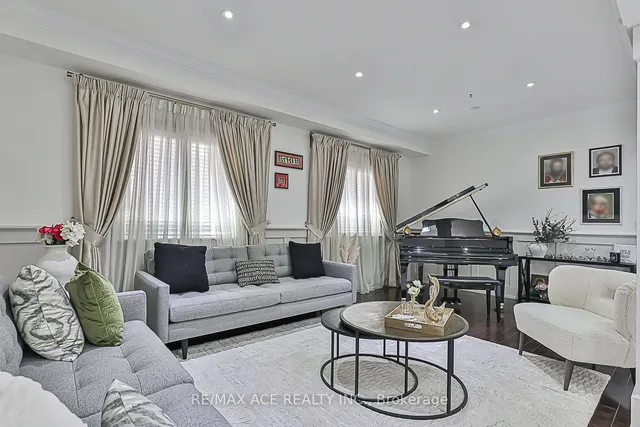 Additional property image - 3206 Sorrento Cres