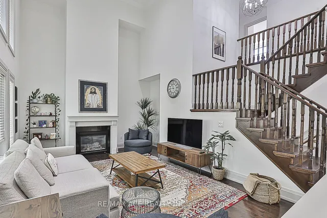 Additional property image - 3206 Sorrento Cres