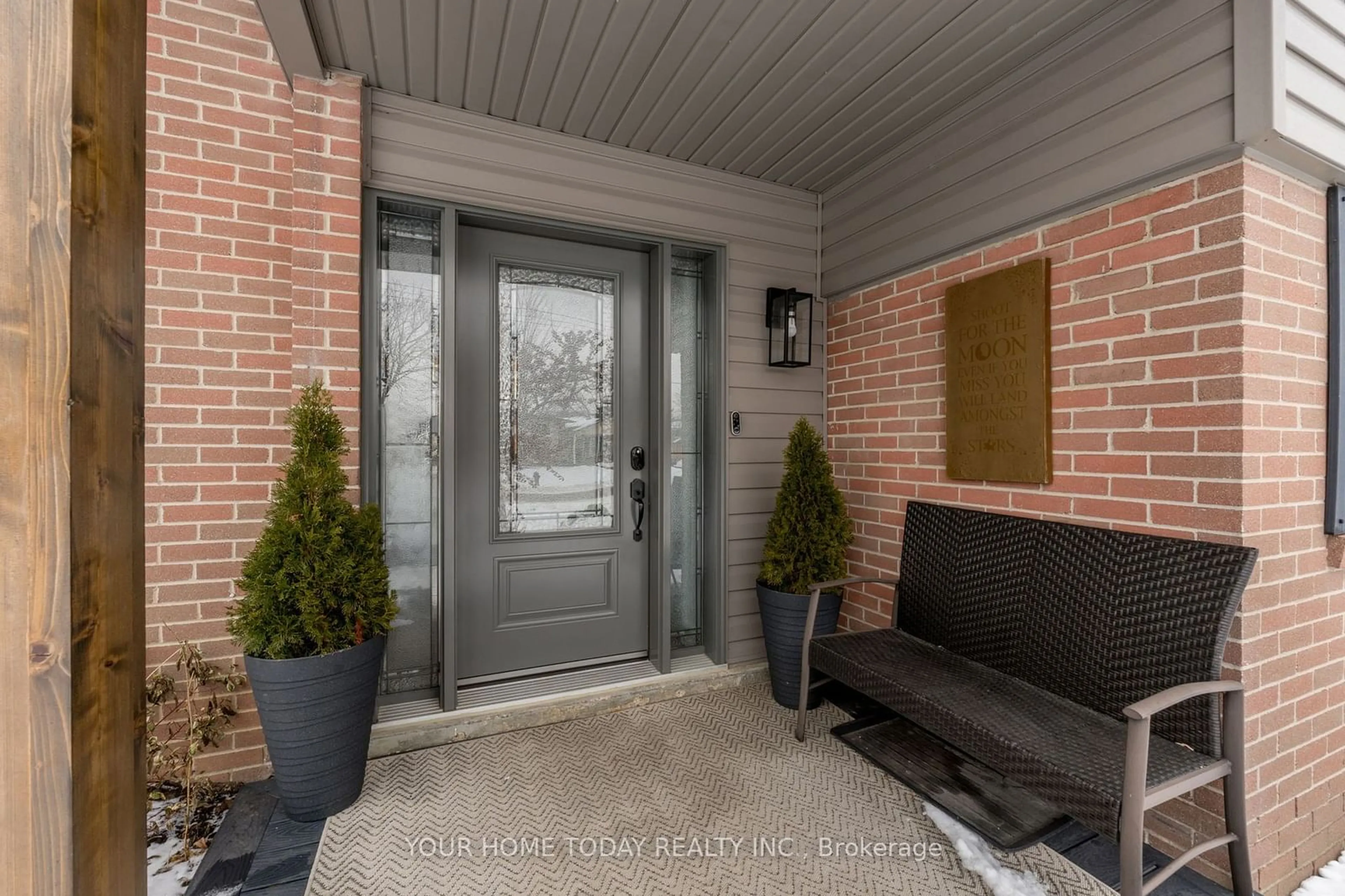 Indoor entryway for 68 Marilyn Cres, Halton Hills Ontario L7G 1K4