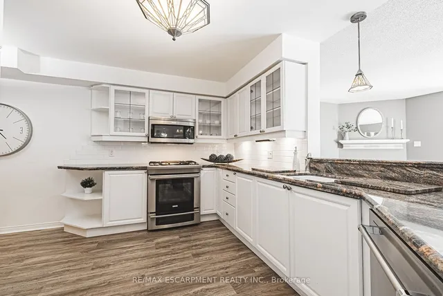 Additional property image - 3333 New St Unit 9
