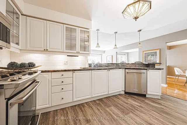 Additional property image - 3333 New St Unit 9