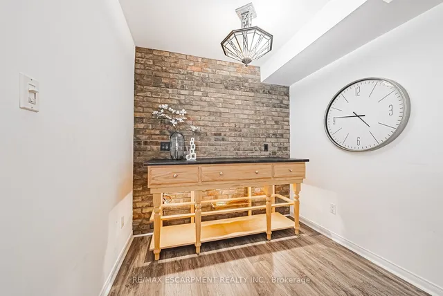 Additional property image - 3333 New St Unit 9