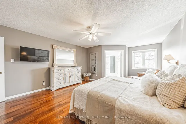 Additional property image - 3333 New St Unit 9