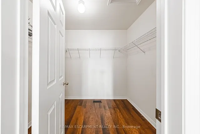 Additional property image - 3333 New St Unit 9
