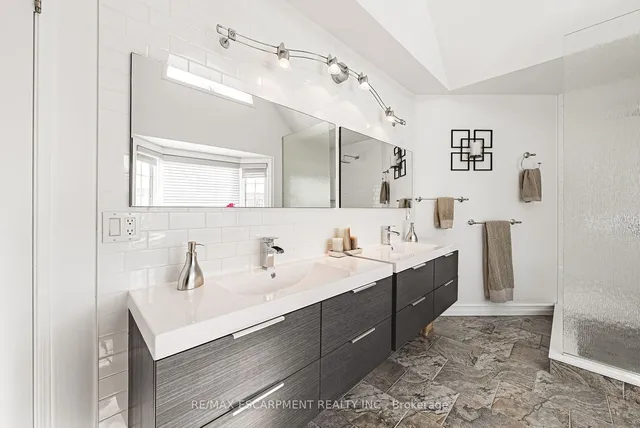 Additional property image - 3333 New St Unit 9