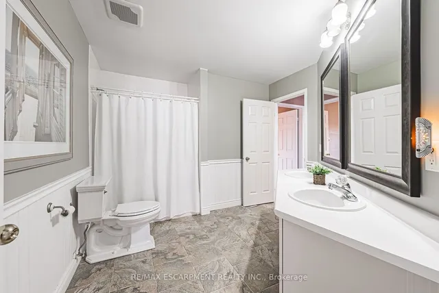 Additional property image - 3333 New St Unit 9