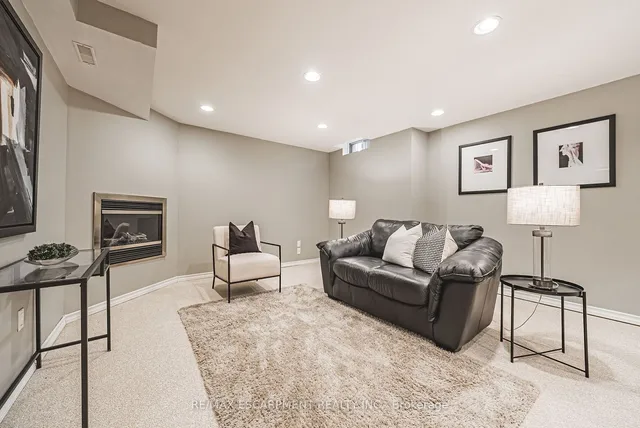 Additional property image - 3333 New St Unit 9