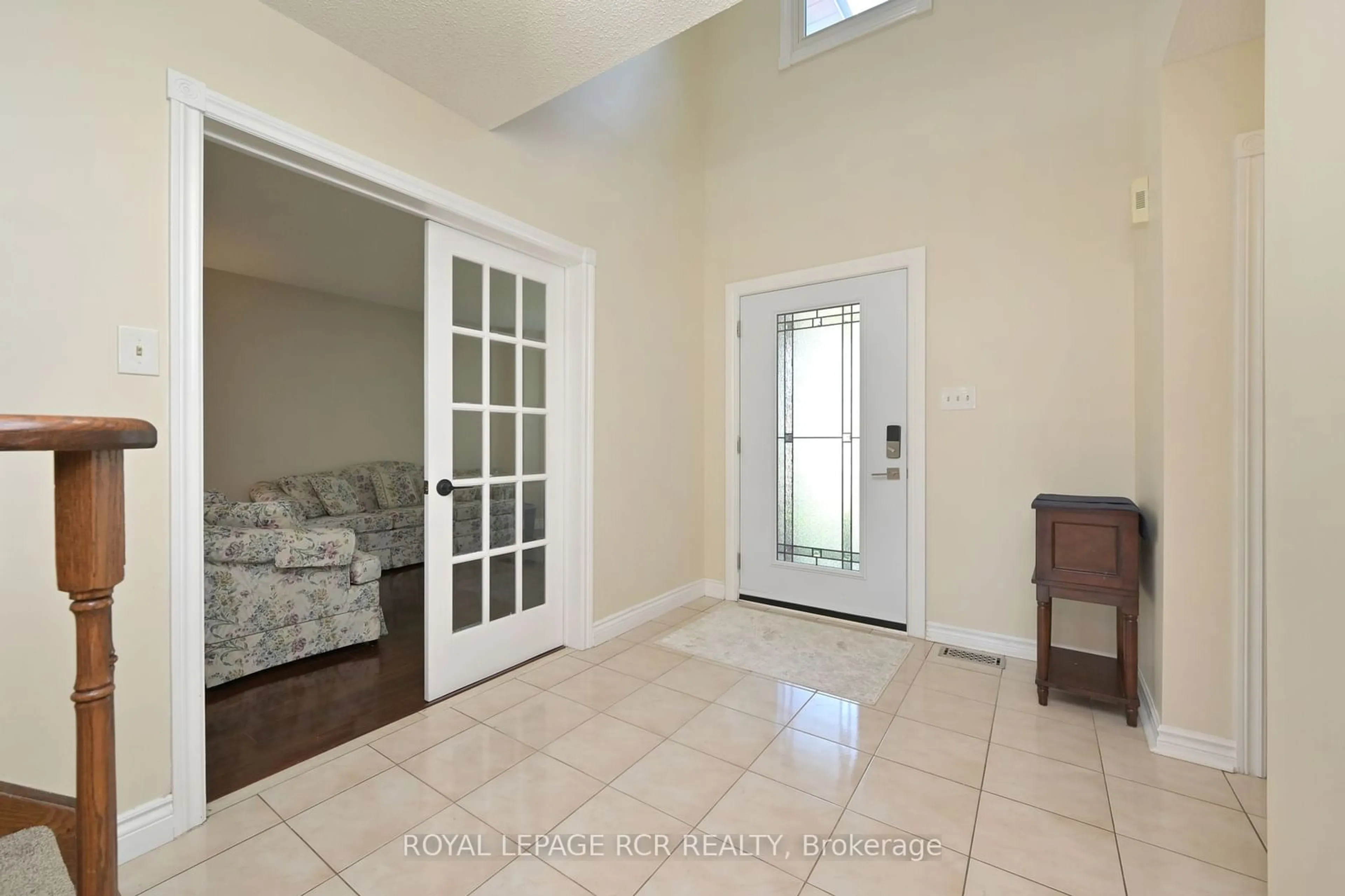 Indoor entryway for 202 Edenwood Cres, Orangeville Ontario L9W 4M9