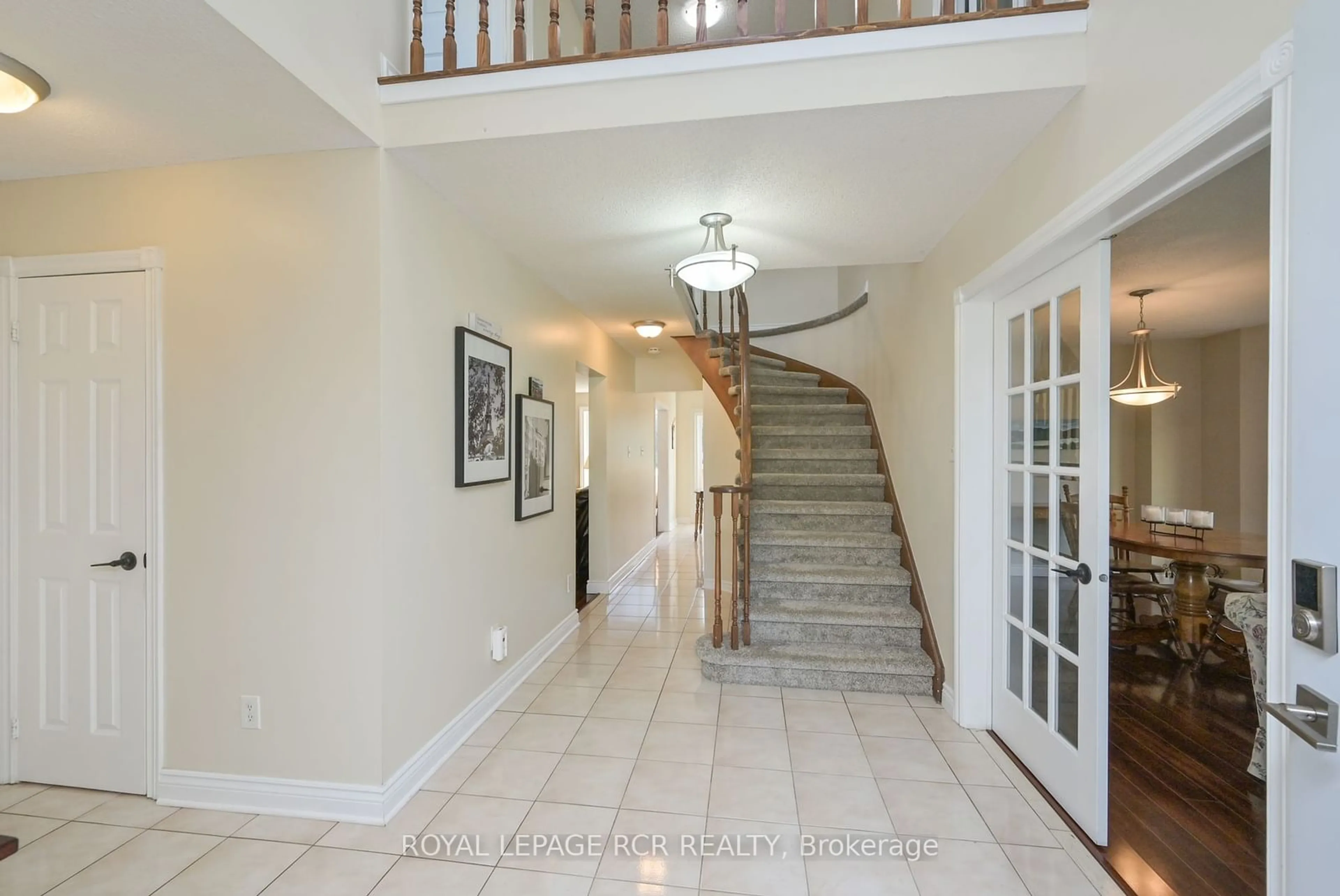 Indoor foyer for 202 Edenwood Cres, Orangeville Ontario L9W 4M9