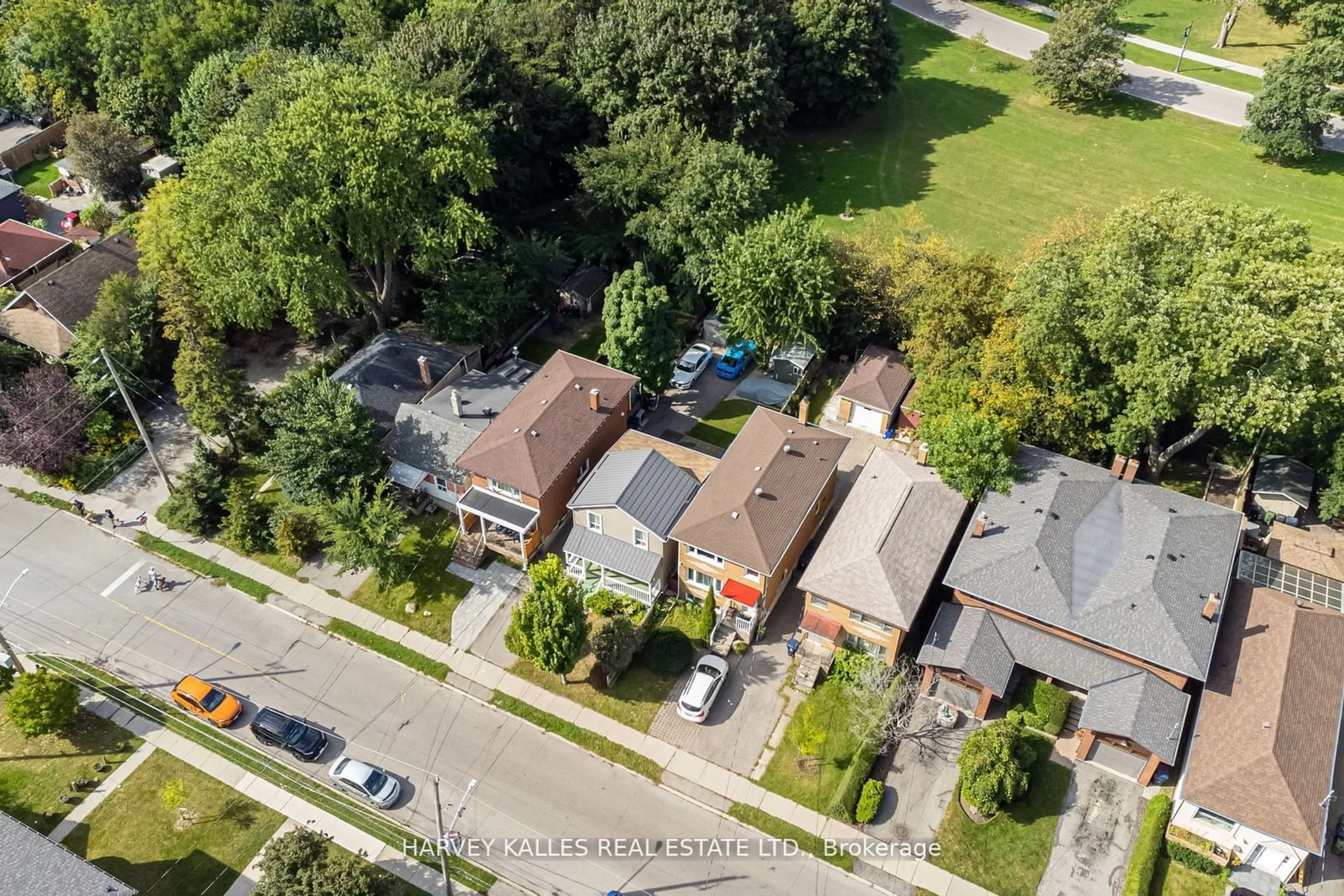 A pic from outside/outdoor area/front of a property/back of a property/a pic from drone, street for 72 Thirteenth St, Toronto Ontario M8V 3H6