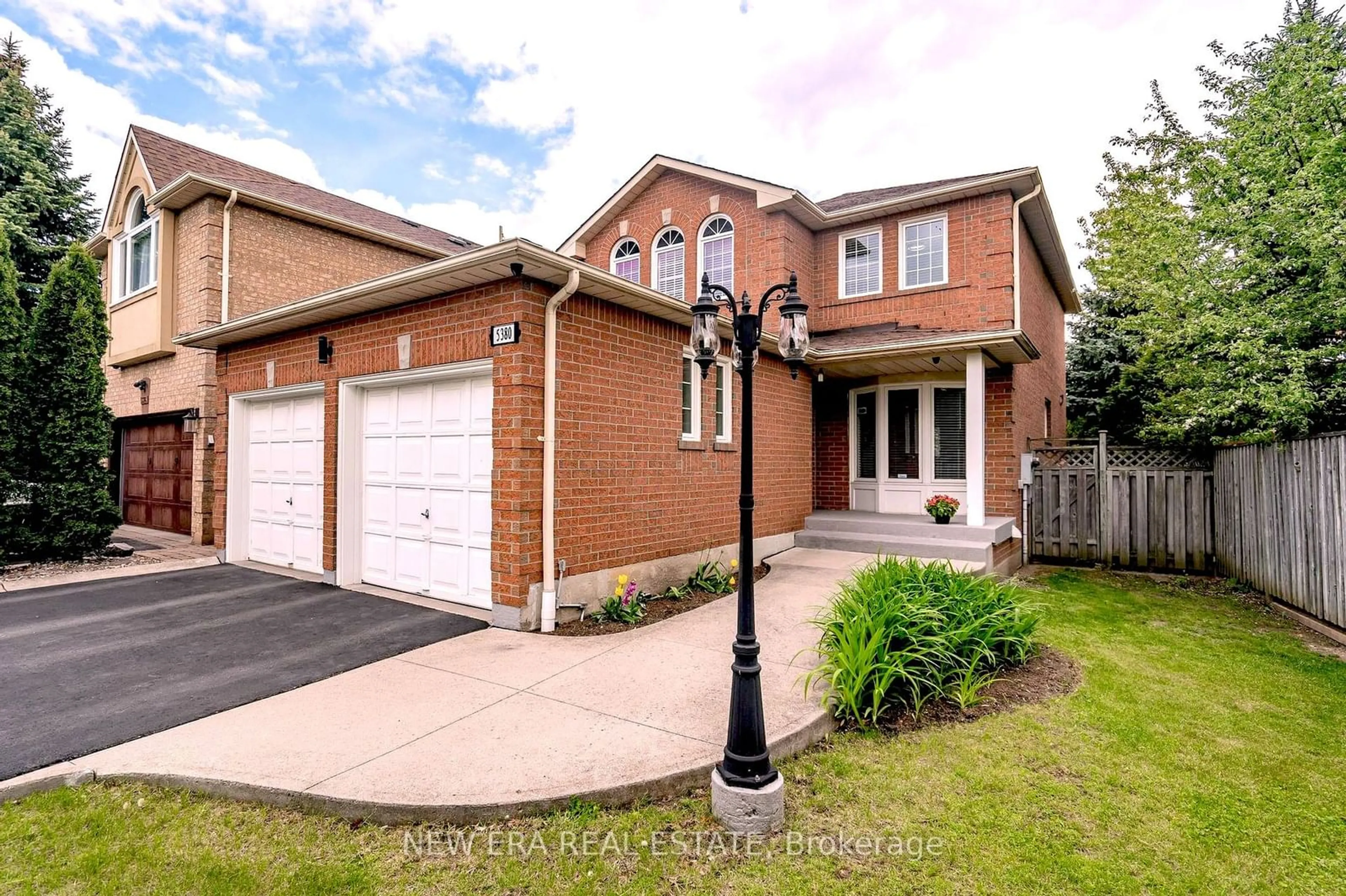 Home with brick exterior material, street for 5380 Floral Hill Cres, Mississauga Ontario L5V 1V3