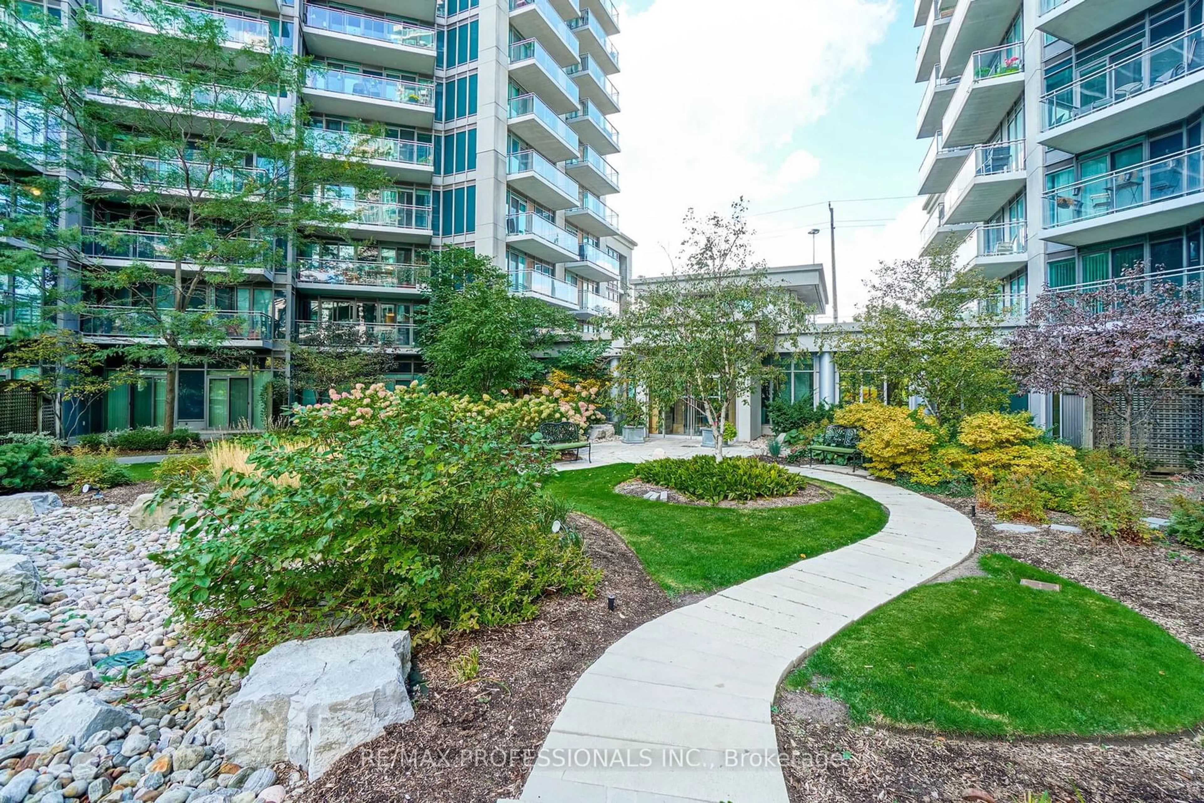 Patio, street for 2121 Lake Shore Blvd #1506, Toronto Ontario M8V 4E9