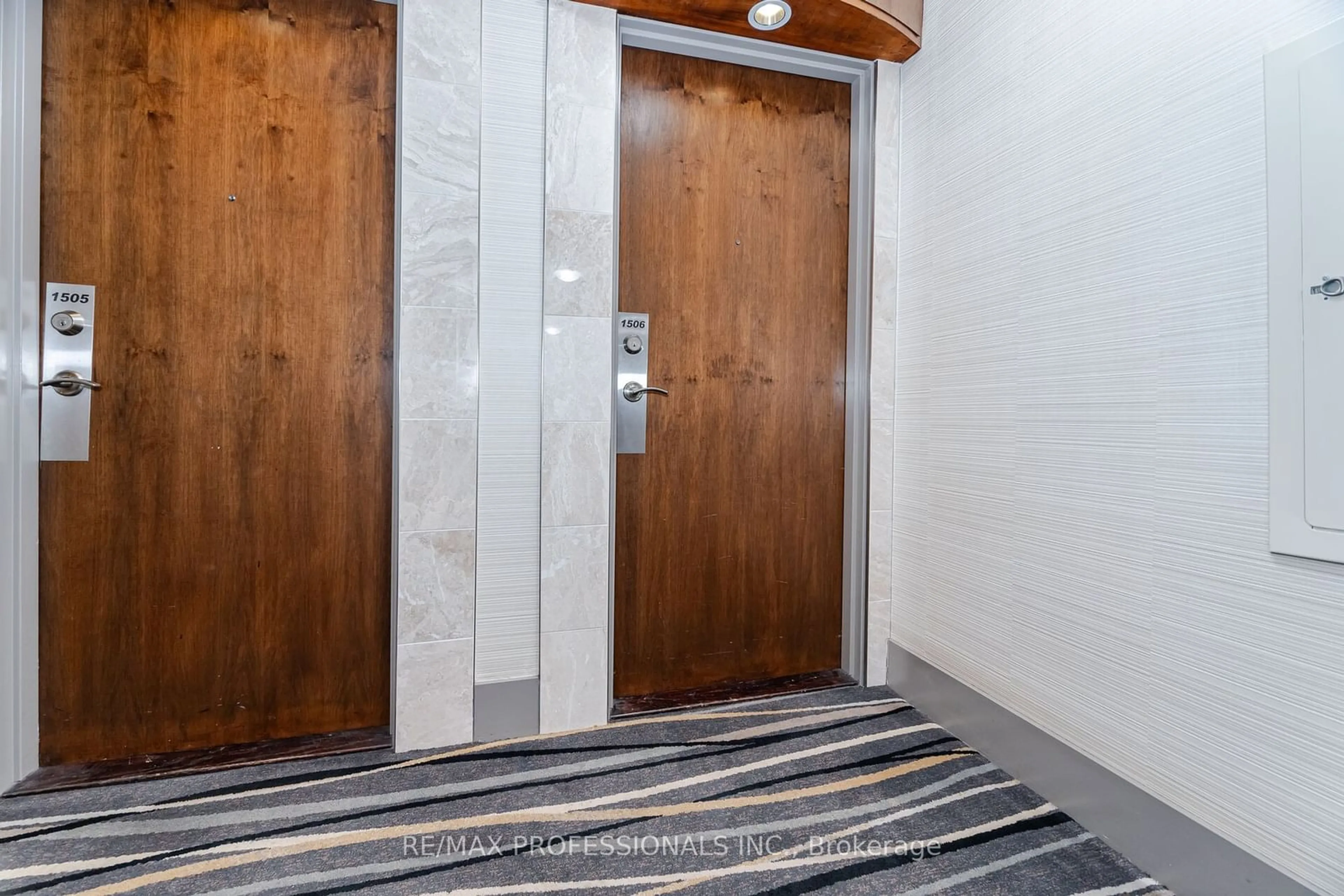 Indoor foyer for 2121 Lake Shore Blvd #1506, Toronto Ontario M8V 4E9