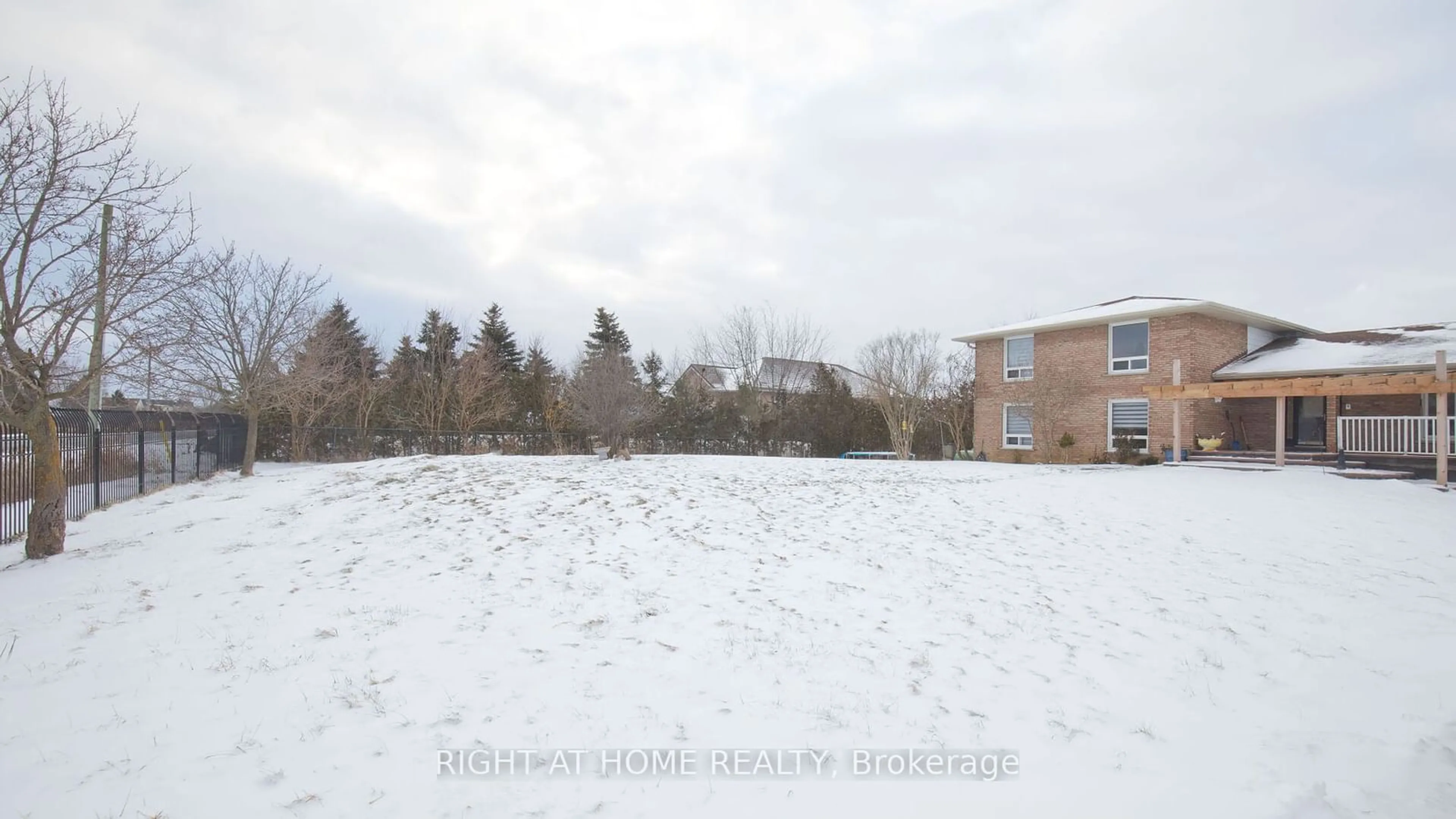 Blurry image for 13612 Innis Lake Rd, Caledon Ontario L7C 2Z7