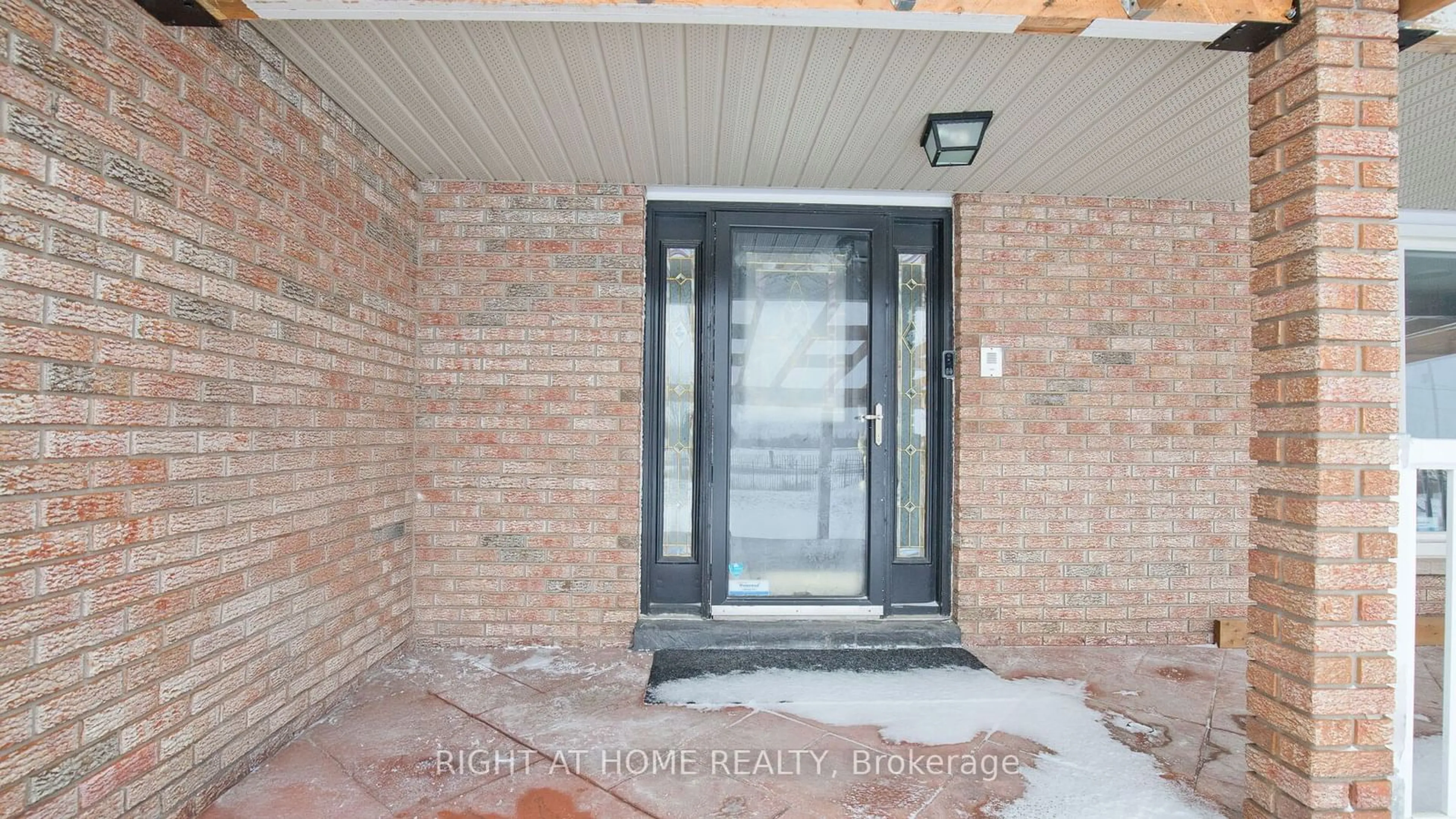 Indoor entryway for 13612 Innis Lake Rd, Caledon Ontario L7C 2Z7