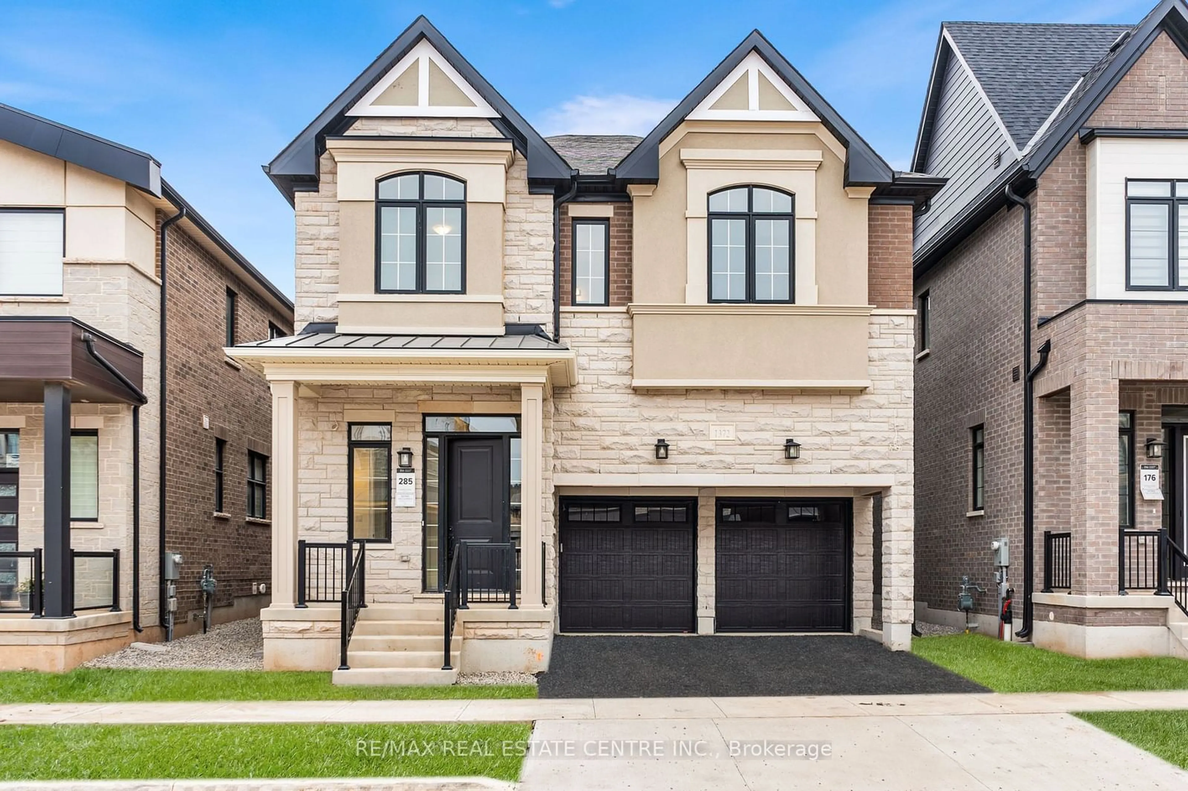 Home with brick exterior material, street for 1372 Hydrangea Gdns, Oakville Ontario L6H 7X2