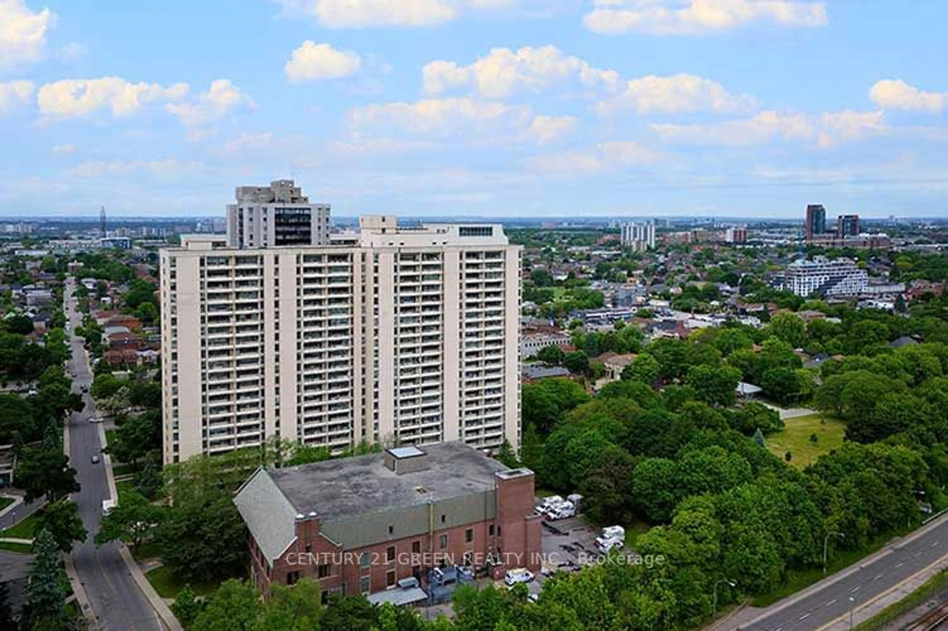 A pic from outside/outdoor area/front of a property/back of a property/a pic from drone, city buildings view from balcony for 360 Ridelle Ave ##106, Toronto Ontario M6B 1K1