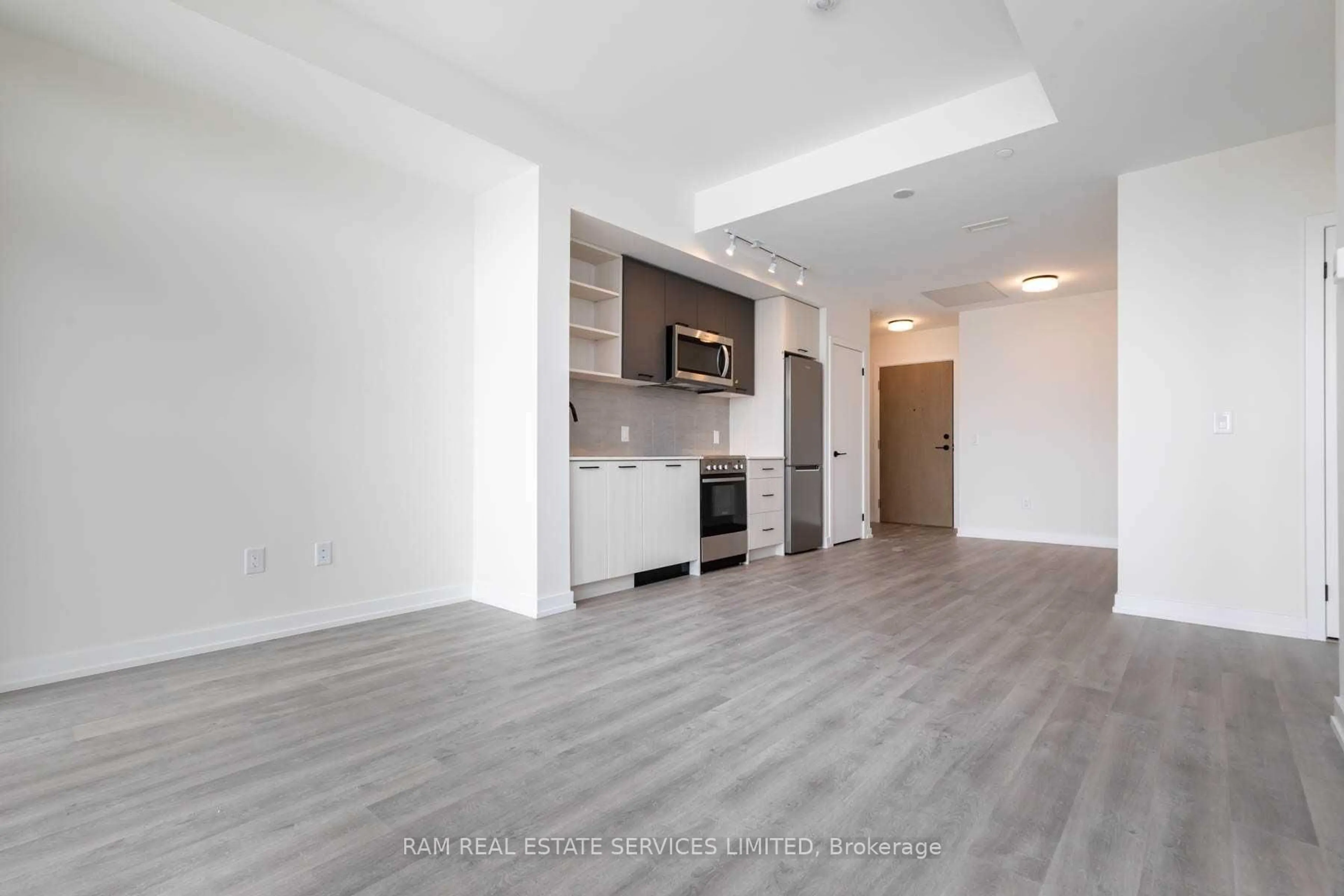 Unknown for 2300 St Clair Ave #627, Toronto Ontario M6N 1K8