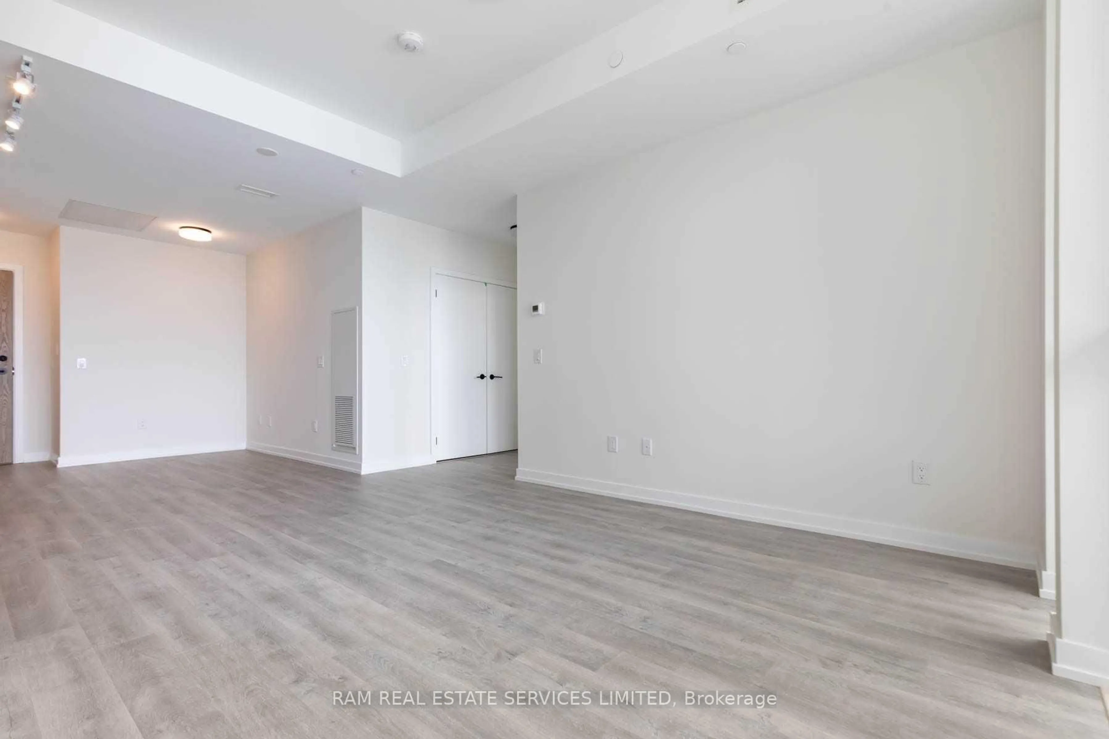 A pic of a room for 2300 St Clair Ave #627, Toronto Ontario M6N 1K8